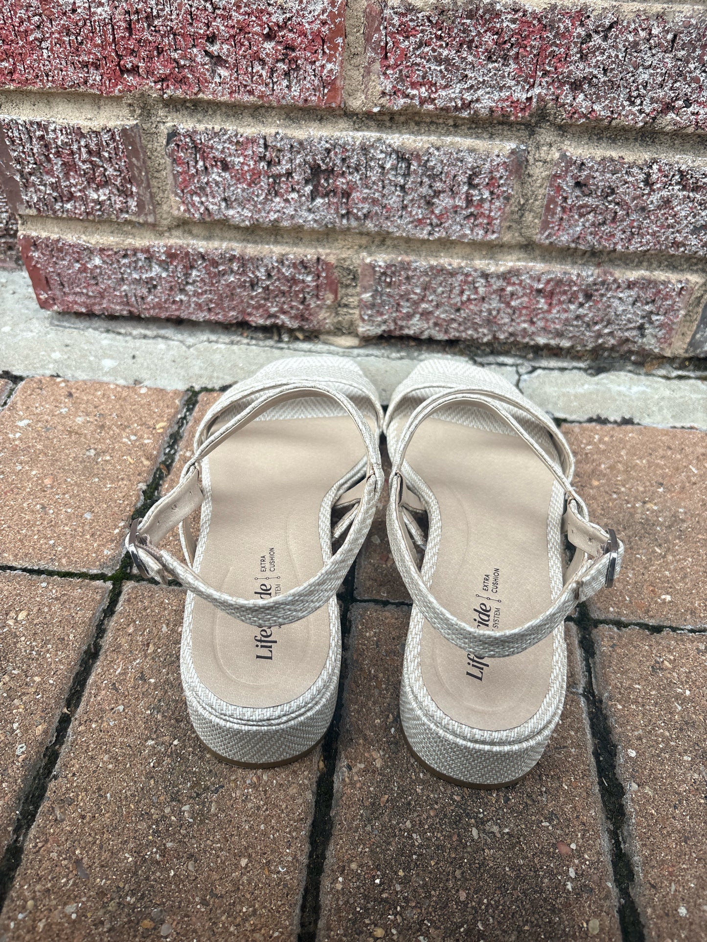 LifeStride Shoe Size 8.5 Cream Wedge