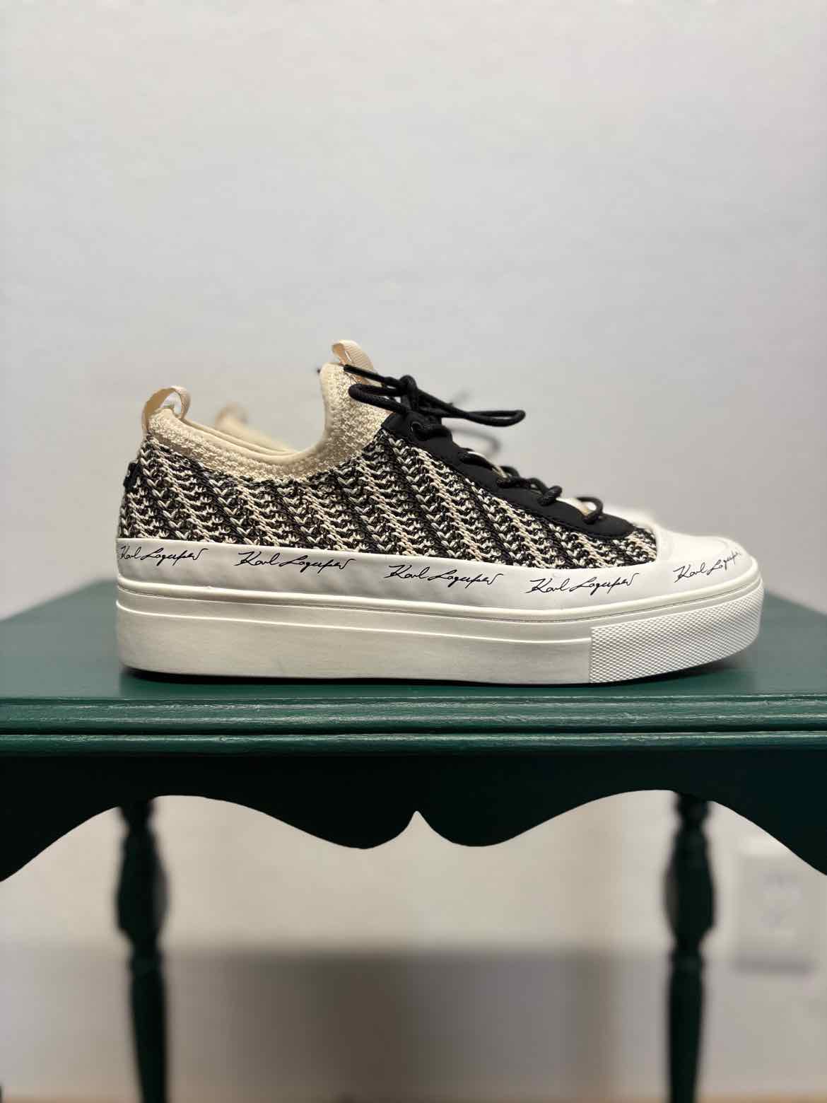 KARL LAGERFELD Shoe Size 8.5 White/Black speckled Sneakers