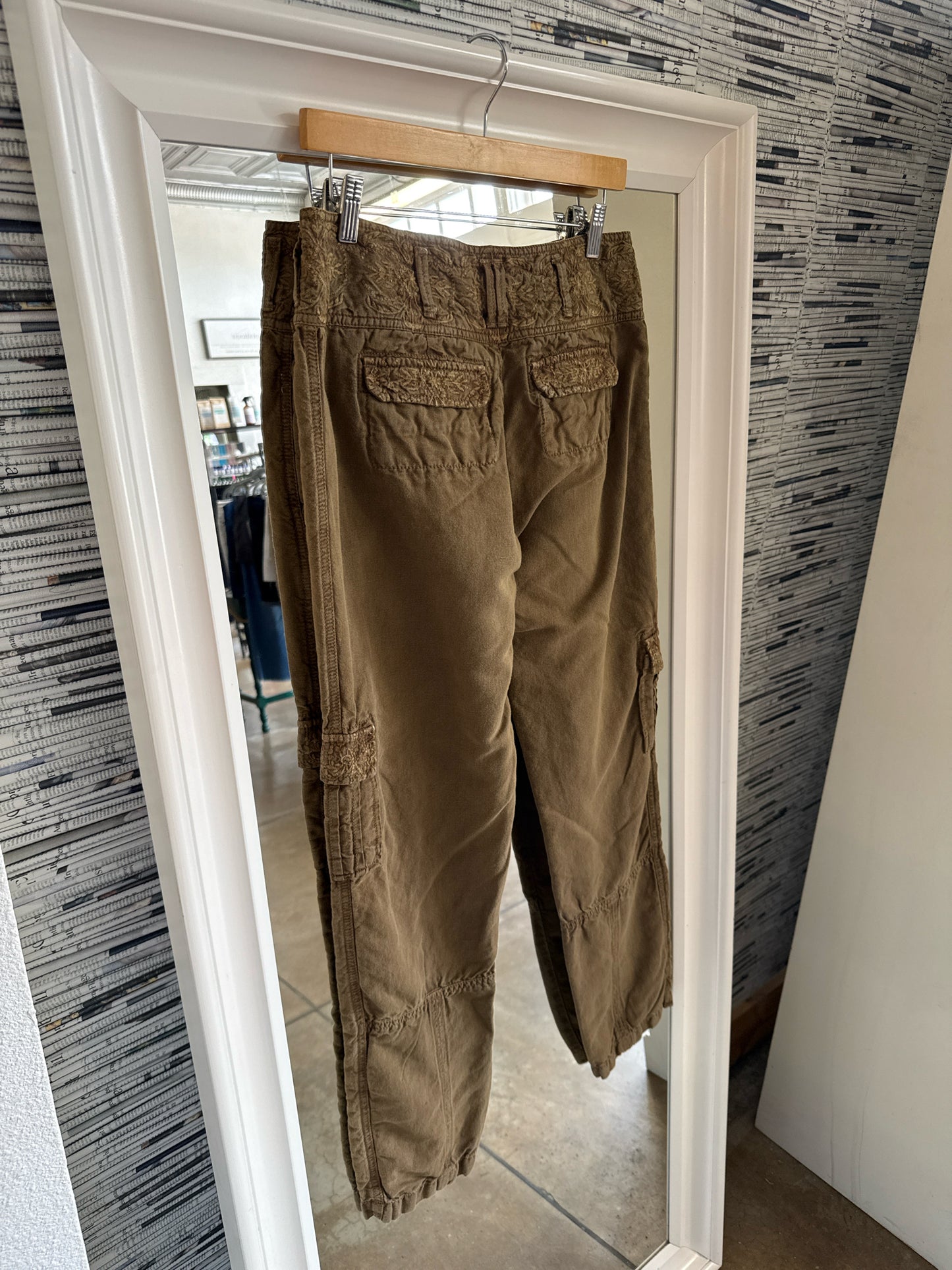 sundance Size 6 Bronze Pants