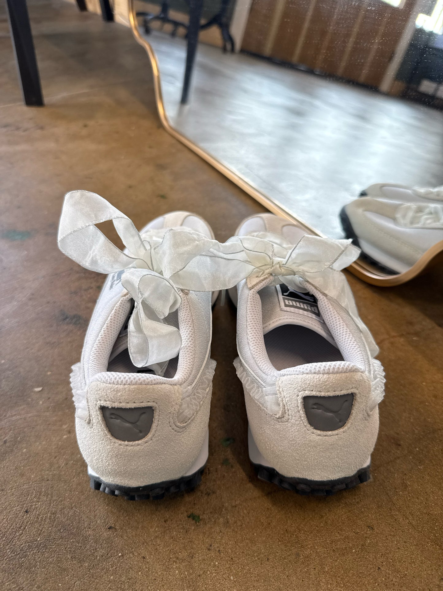 puma Shoe Size 7.5 White Sneakers