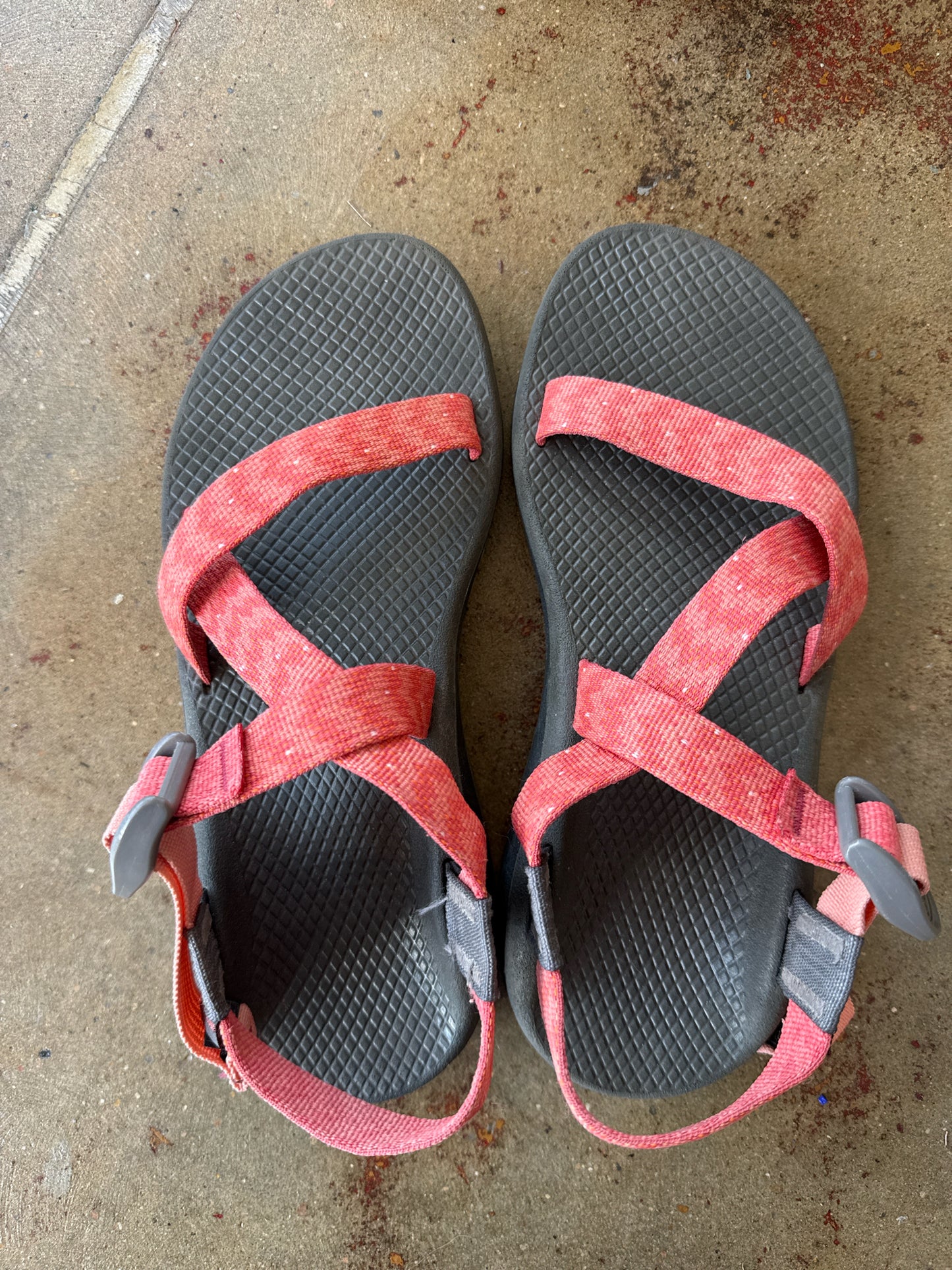 Chaco Shoe Size 7 Coral Sandals