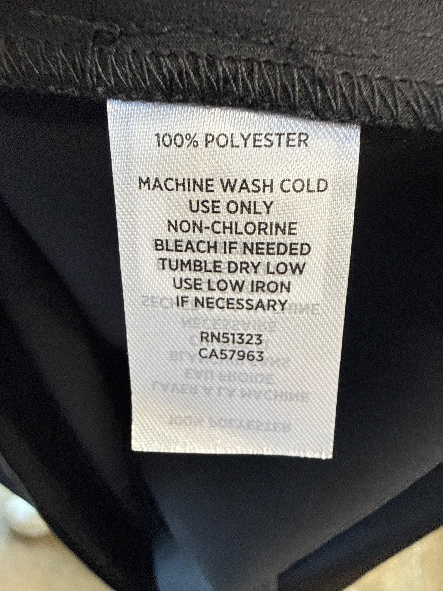 halogen Size L Black Top
