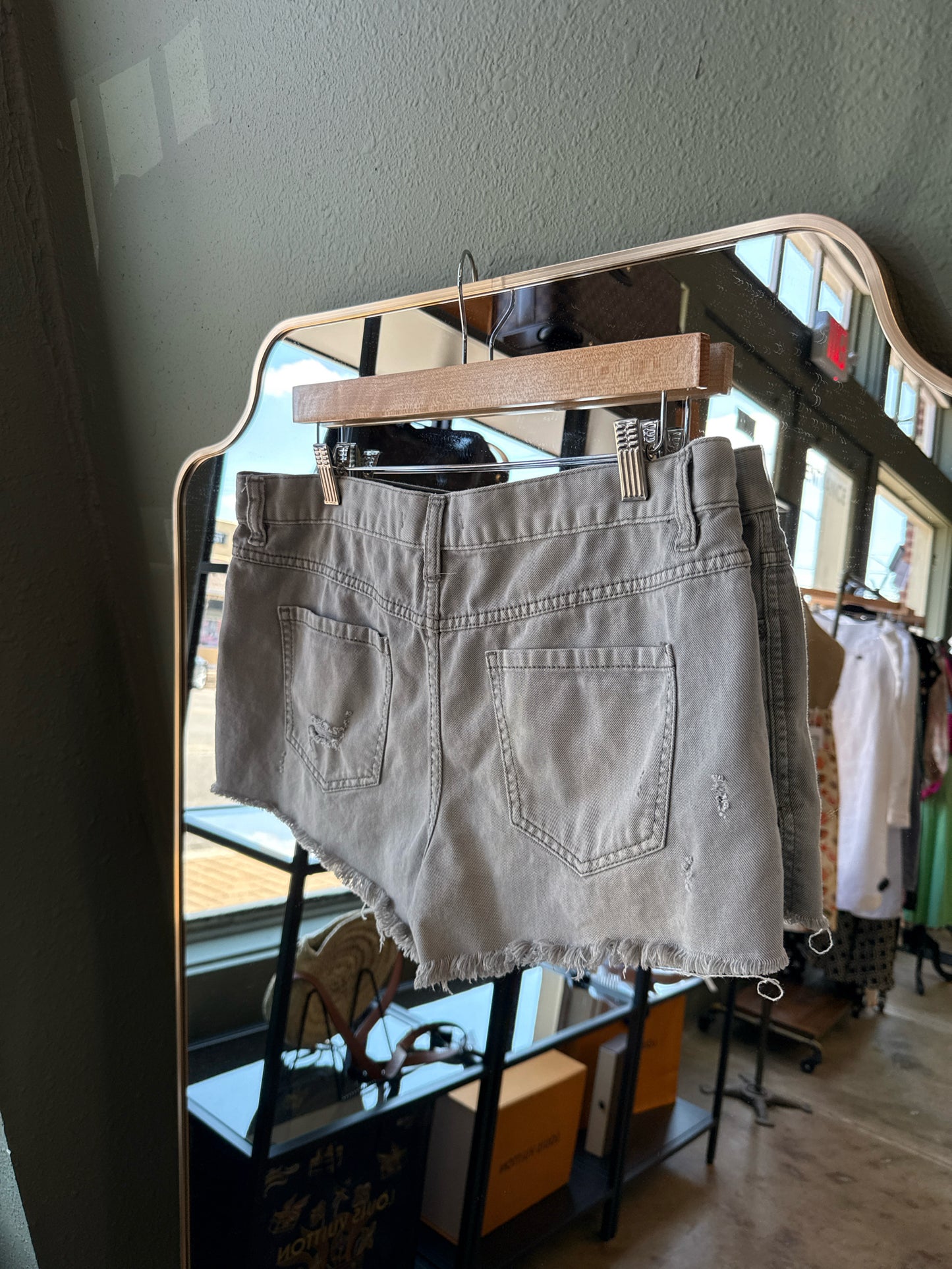 free people Size 29 Gray Shorts