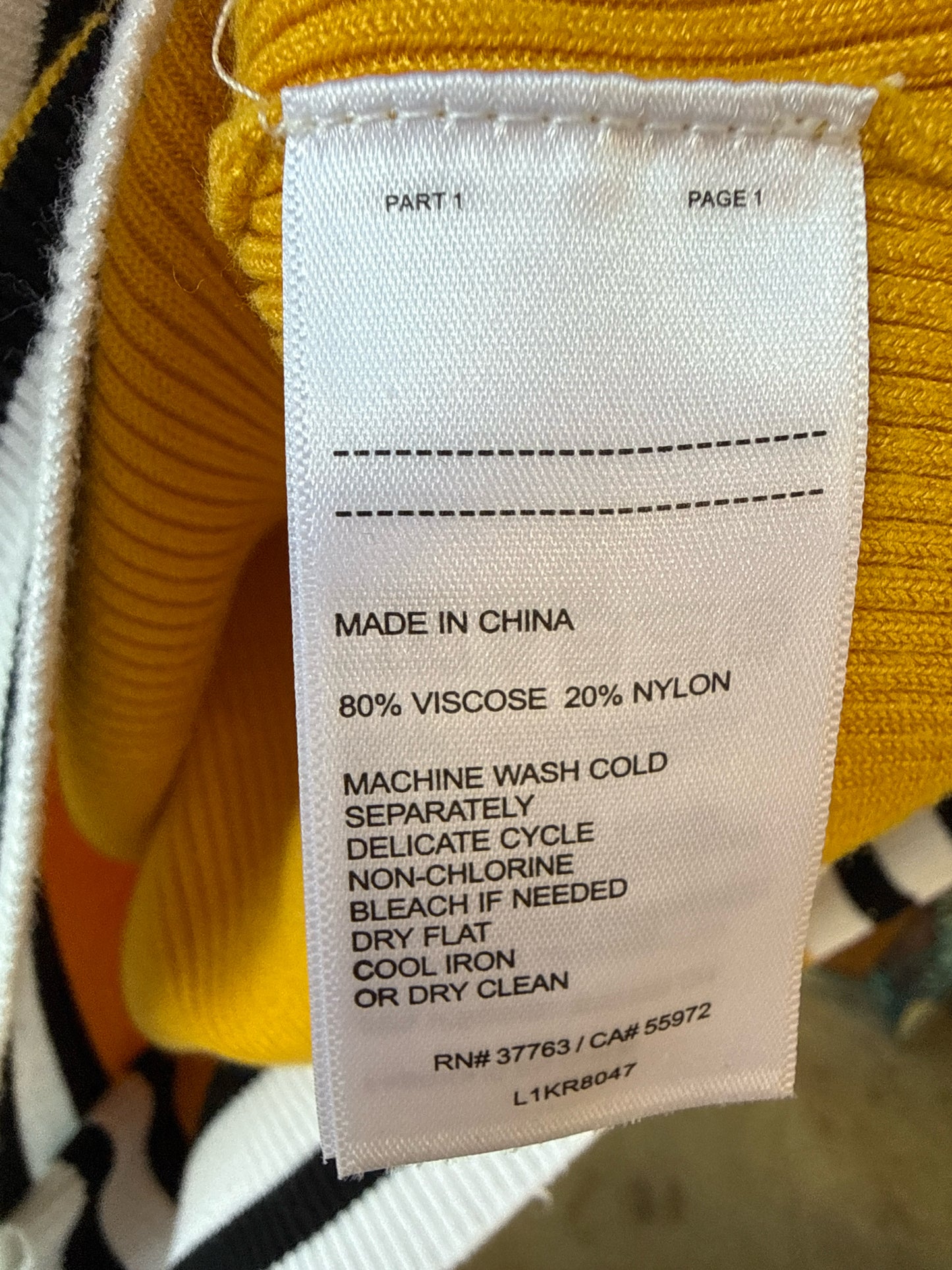 laundry Size M White/Yellow Top