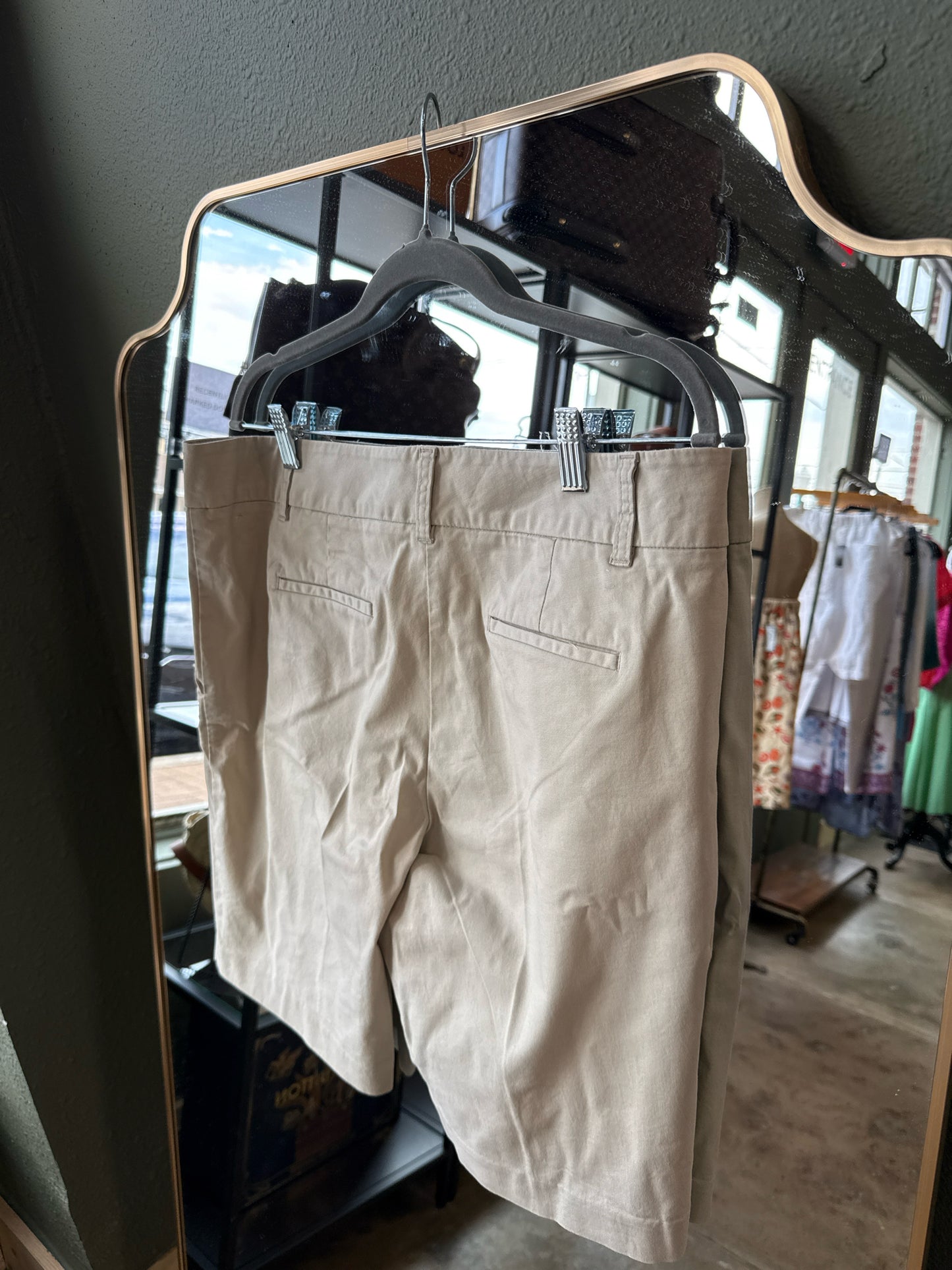 ANN TAYLOR Size 12 Tan Shorts