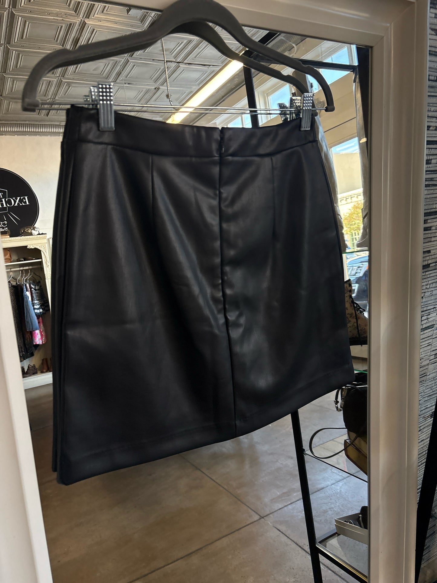 LOFT Size 0 Black faux leather Skirt