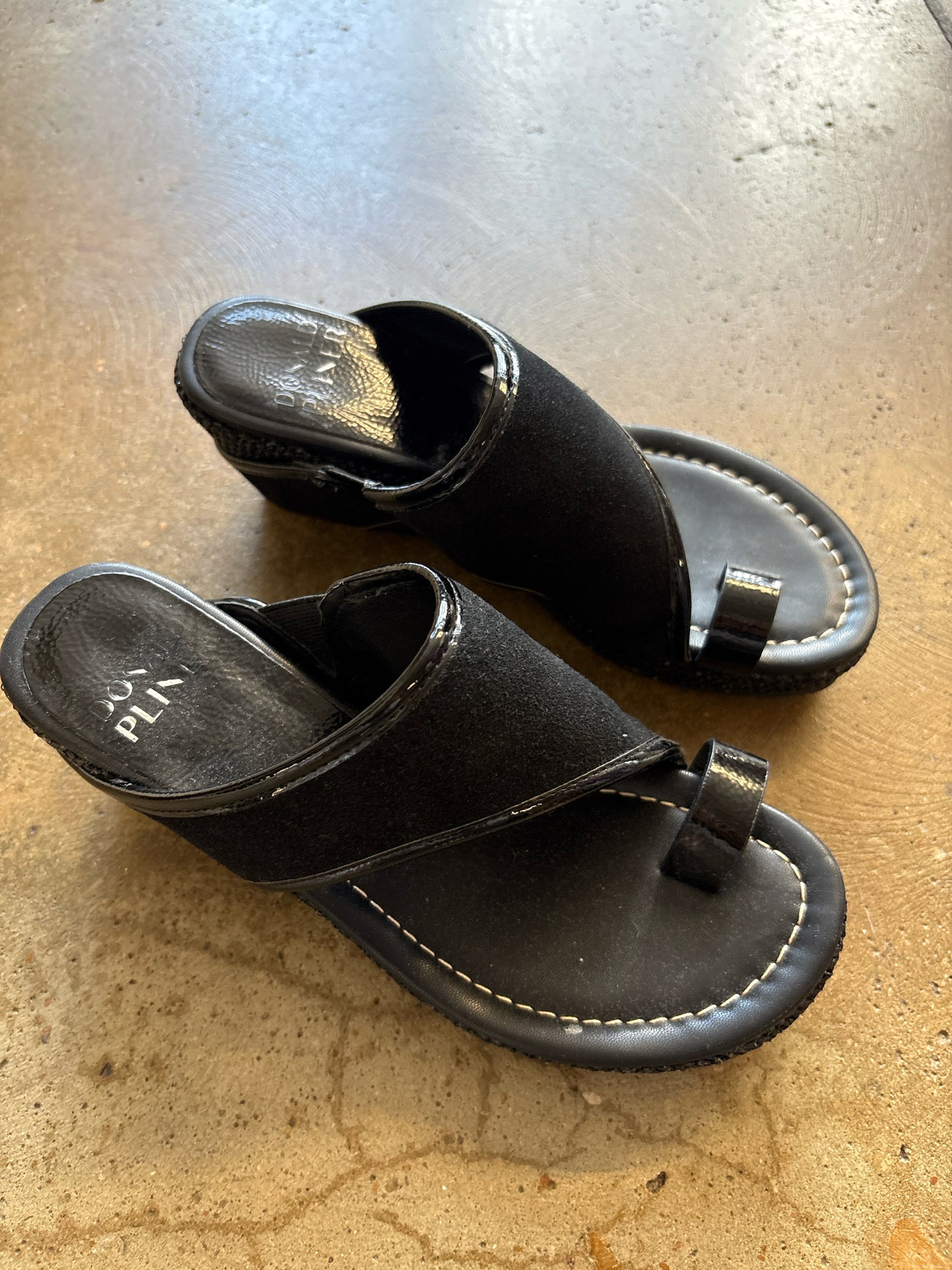 Donald Pliner Shoe Size 6.5 Black Sandals