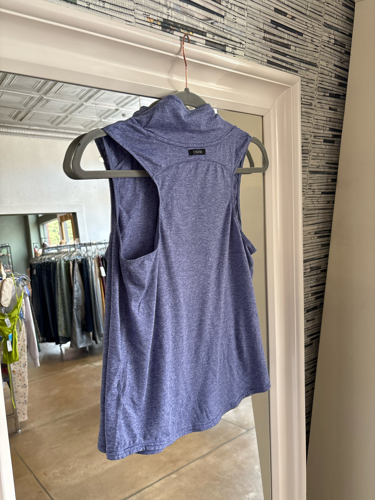Oiselle Size 4 Purple Tops