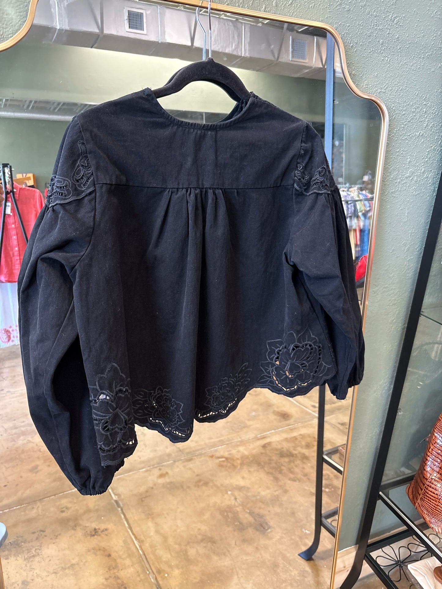 Aaron & Amber Size S Black Top