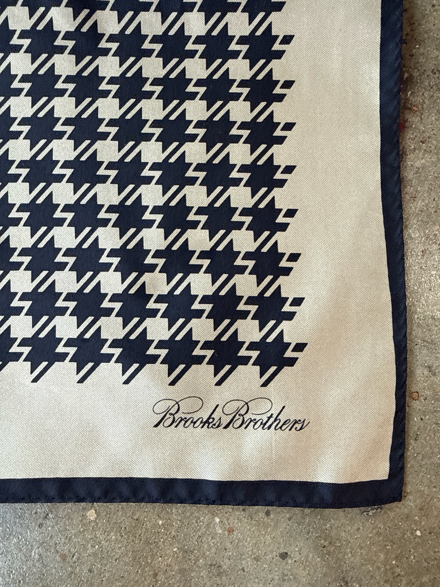 Brooks Brothers Black/Gold Scarf