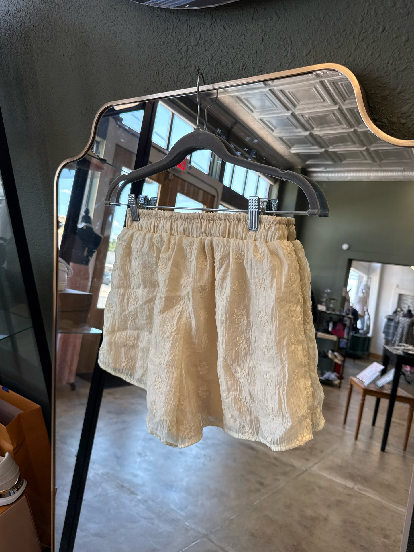 cider Size XS Cream Shorts