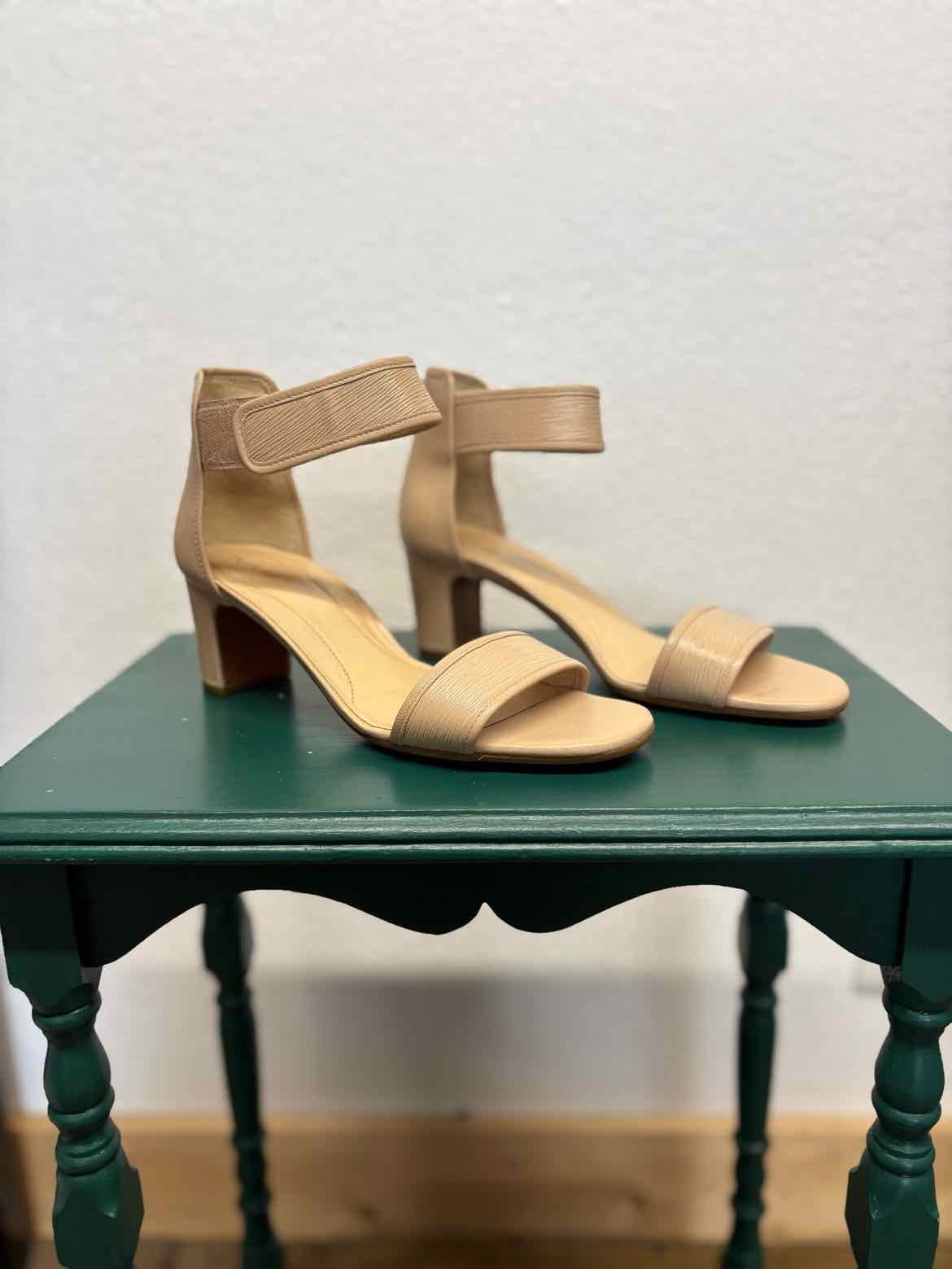 Nurture Shoe Size 11 Nude Block Heel Heels