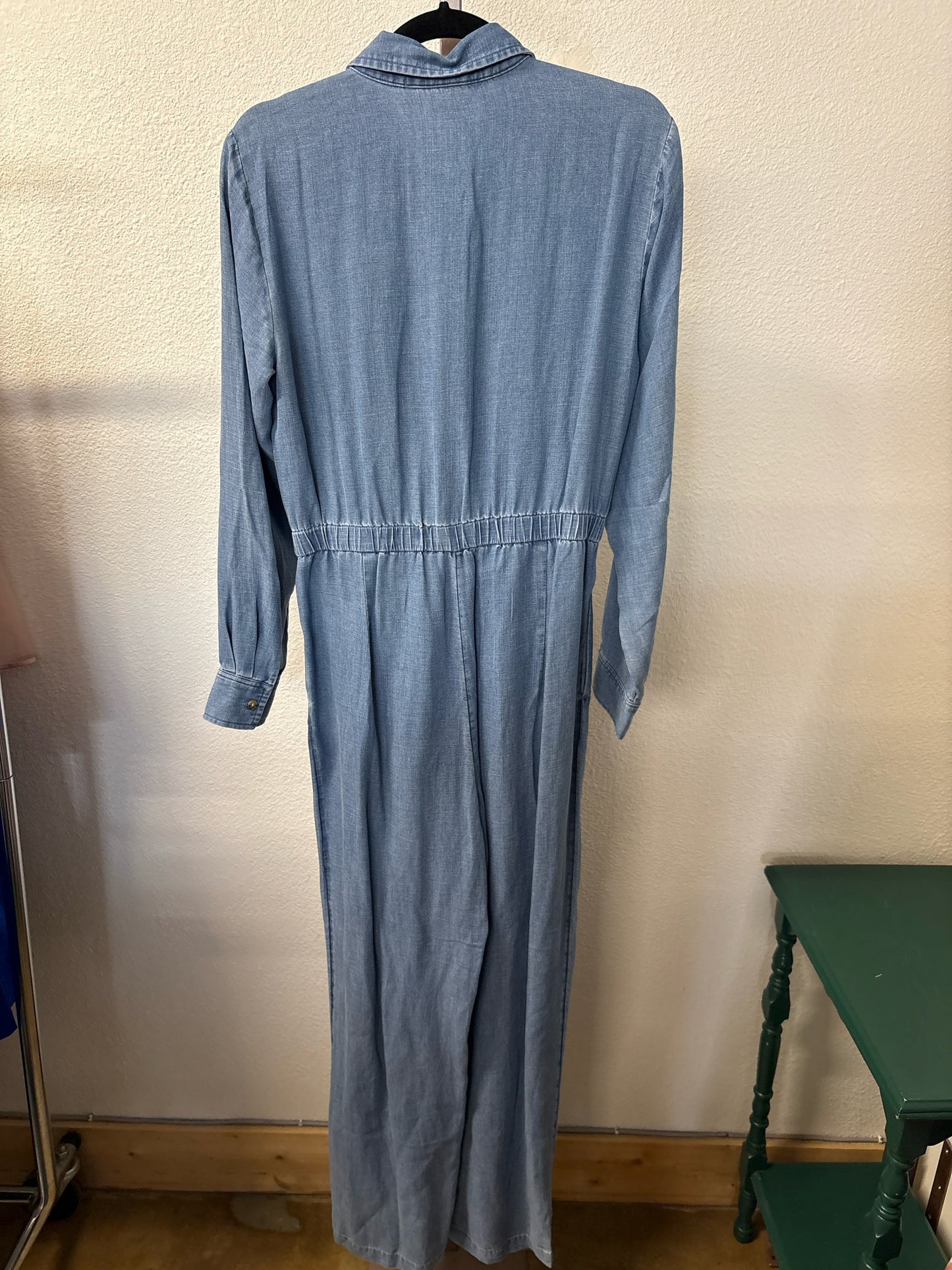 LOFT Size 8 Chambray Romper