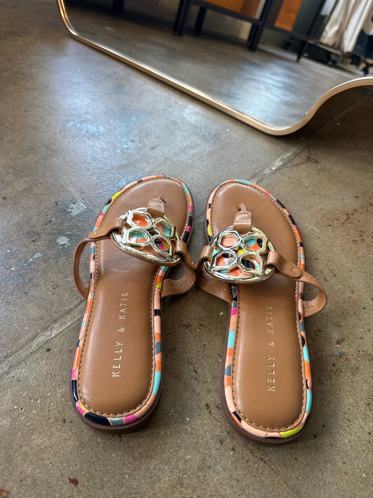 Kelly & Katie Shoe Size 7.5 Tan/Multi Sandals