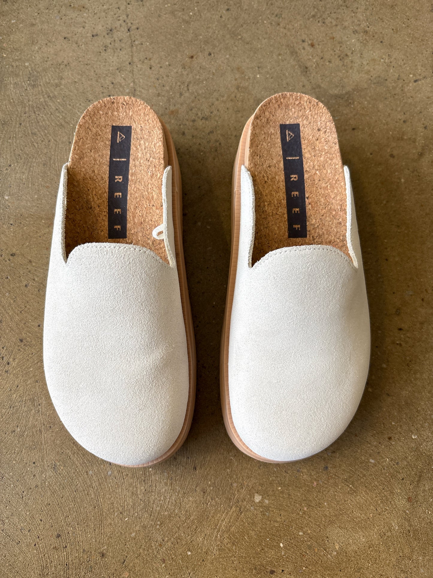 Reef Shoe Size 5 Ivory Clogs