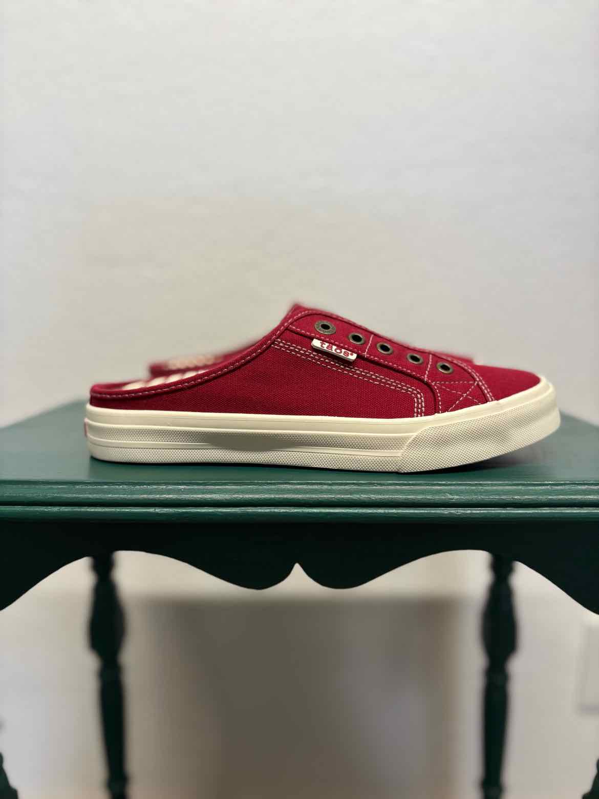 TAOS Shoe Size 9.5 Red Solid Sneakers