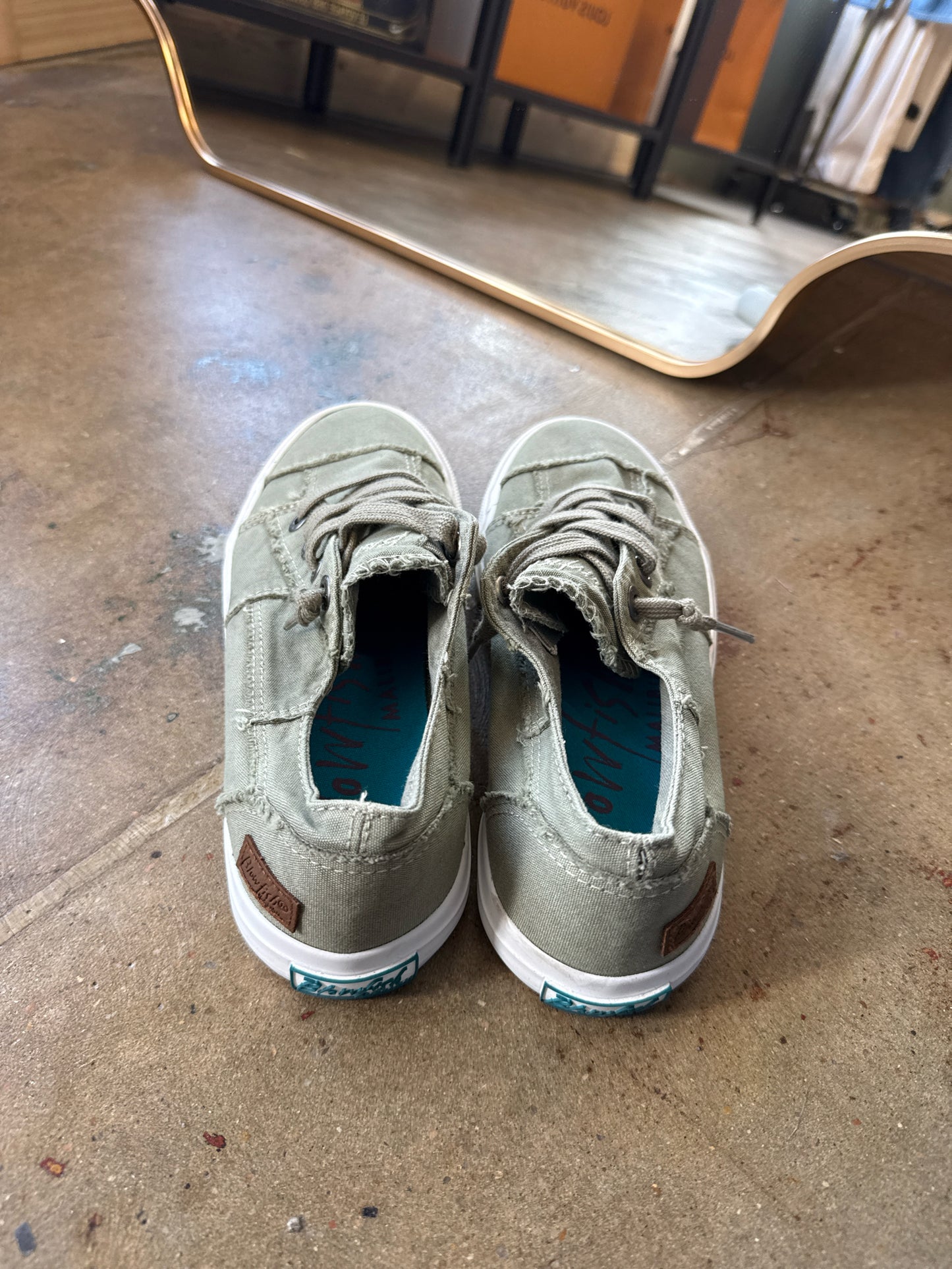 Blowfish Shoe Size 7.5 Gray Sneakers