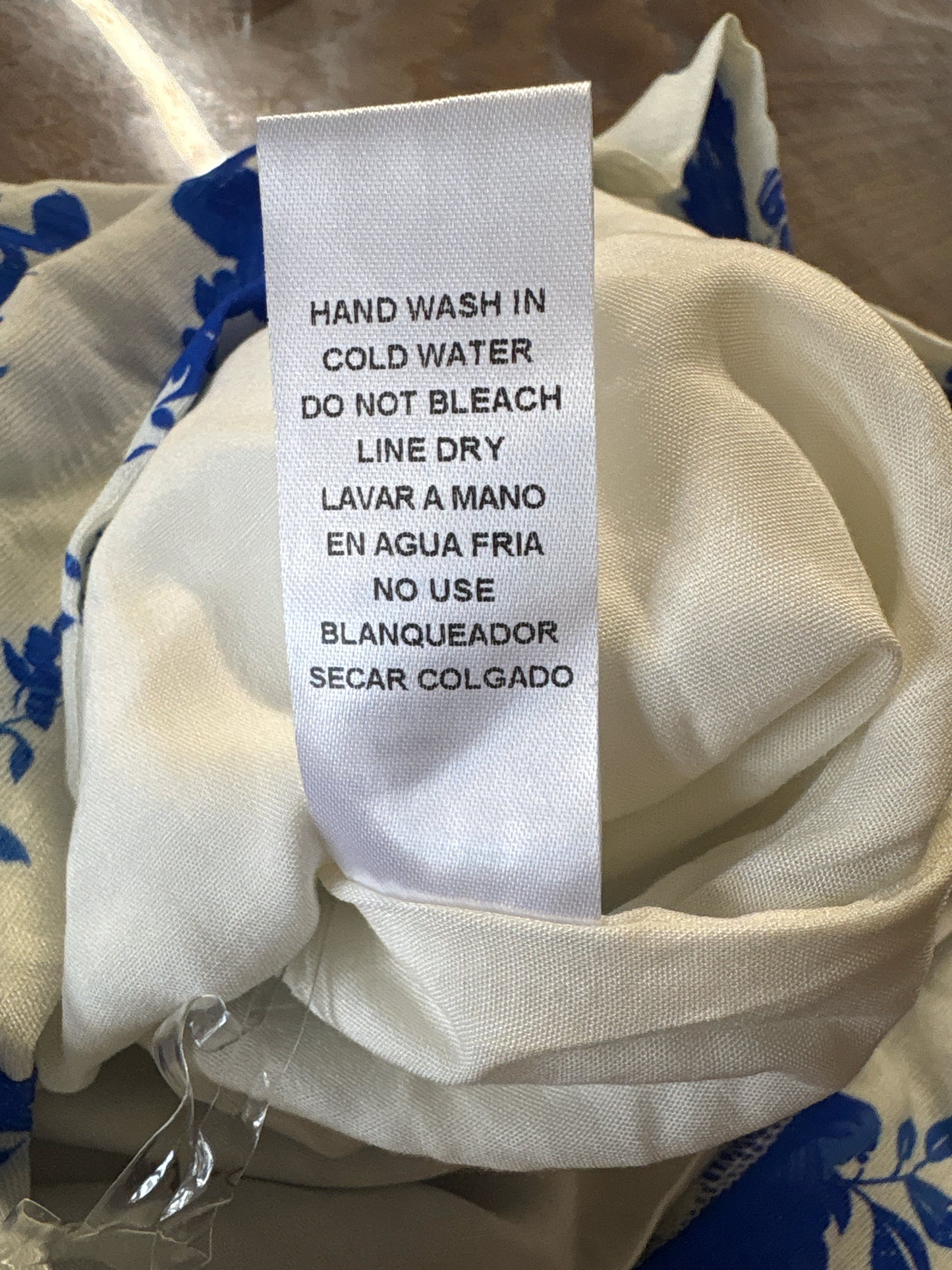 entro Size Sm blue and white Shorts