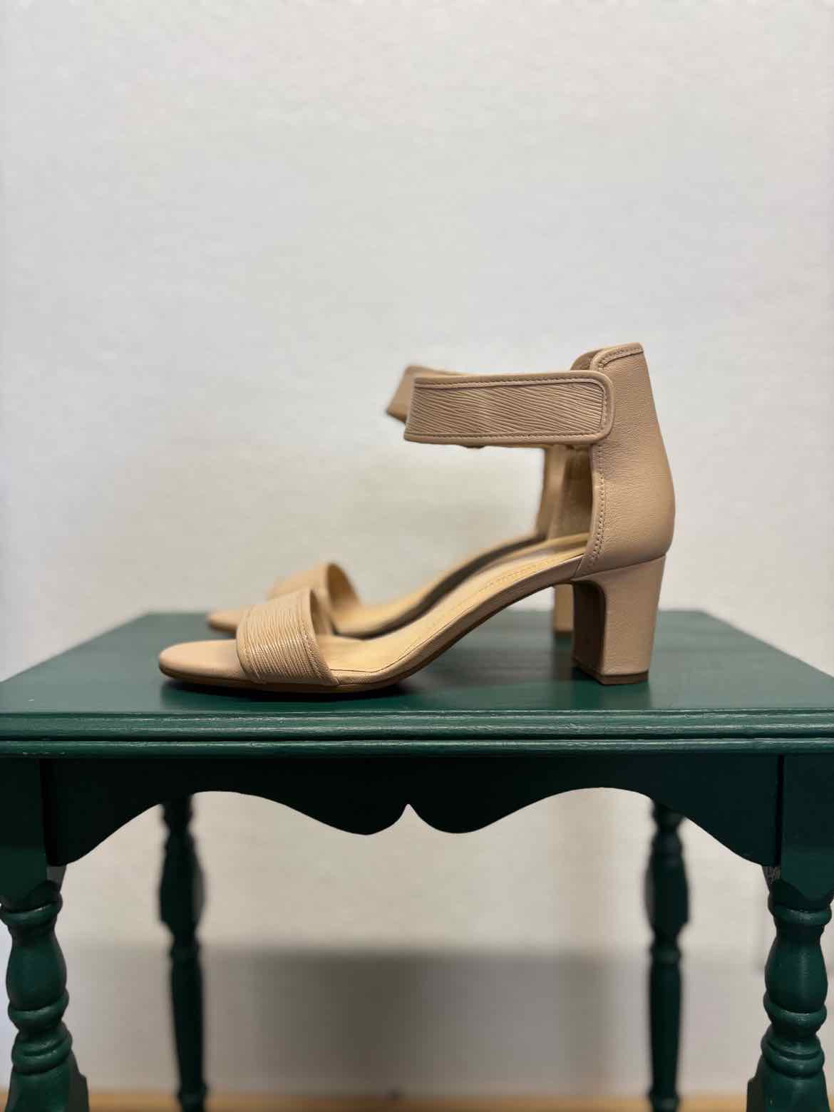 Nurture Shoe Size 11 Nude Block Heel Heels