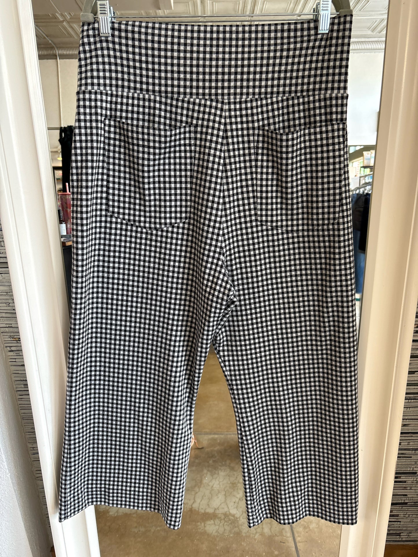 Cabi Size XL Black & White Pants