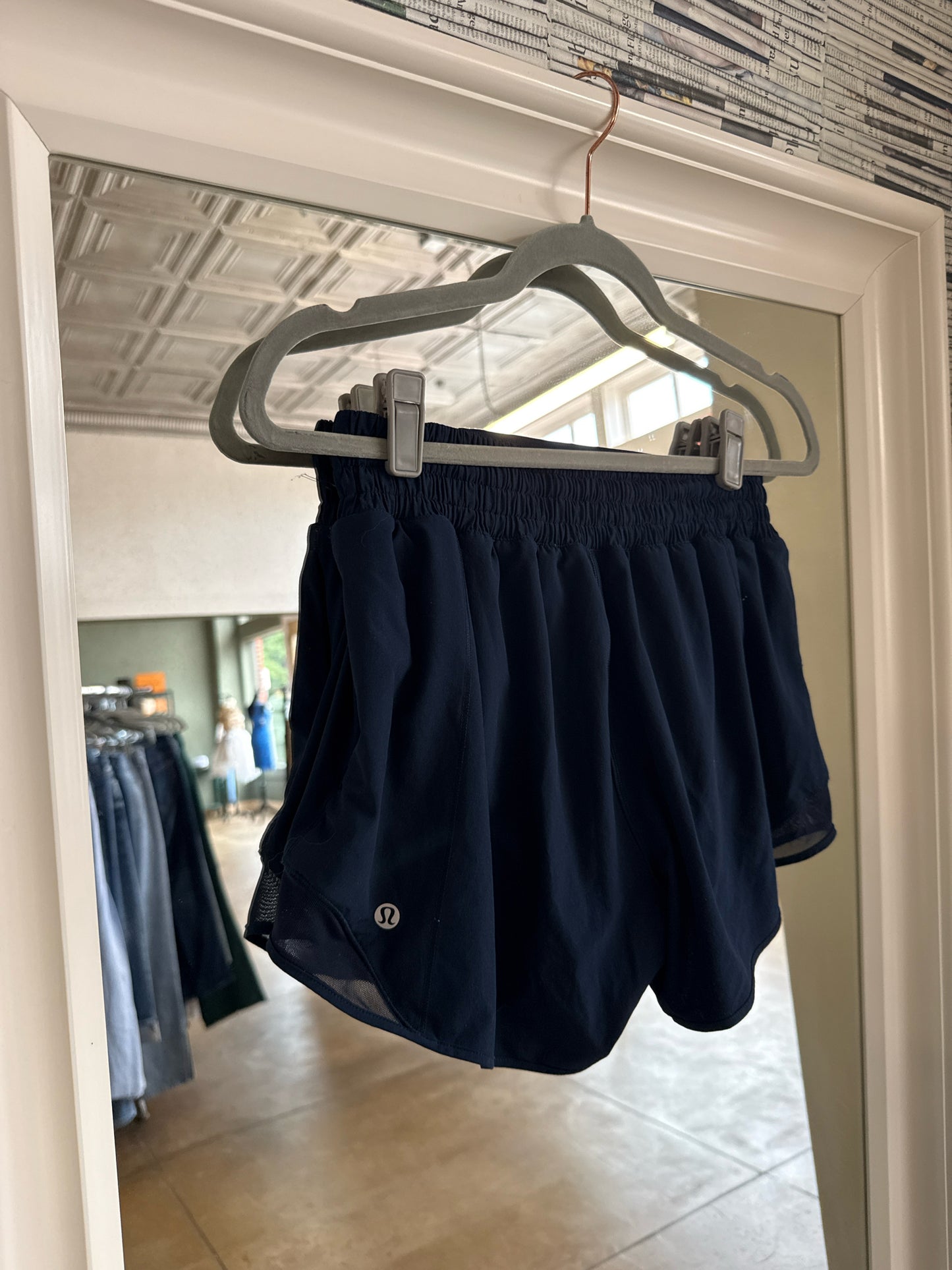 Lululemon Size 6 Navy Shorts