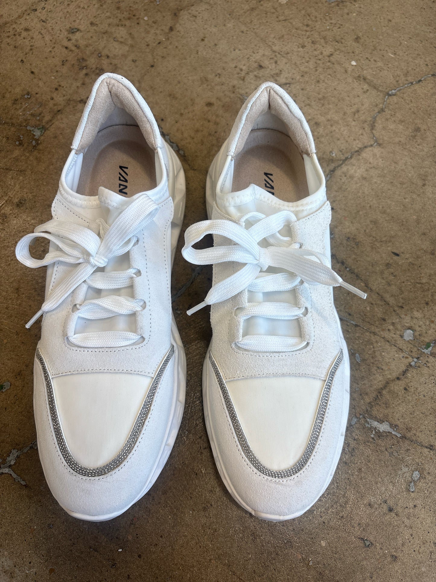 Vaneli Shoe Size 8.5 Ivory Sneakers
