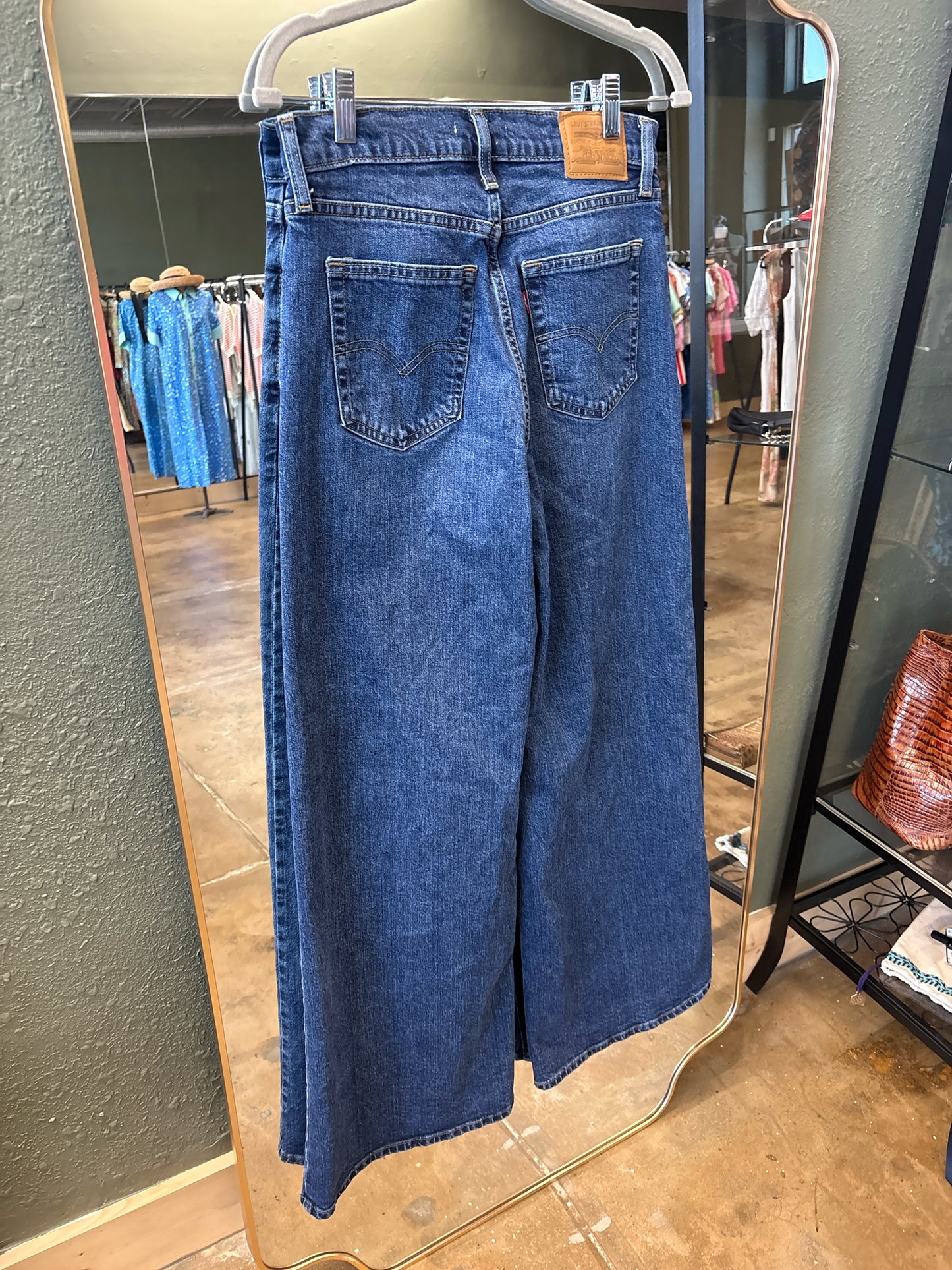Levis Size 28 Jeans