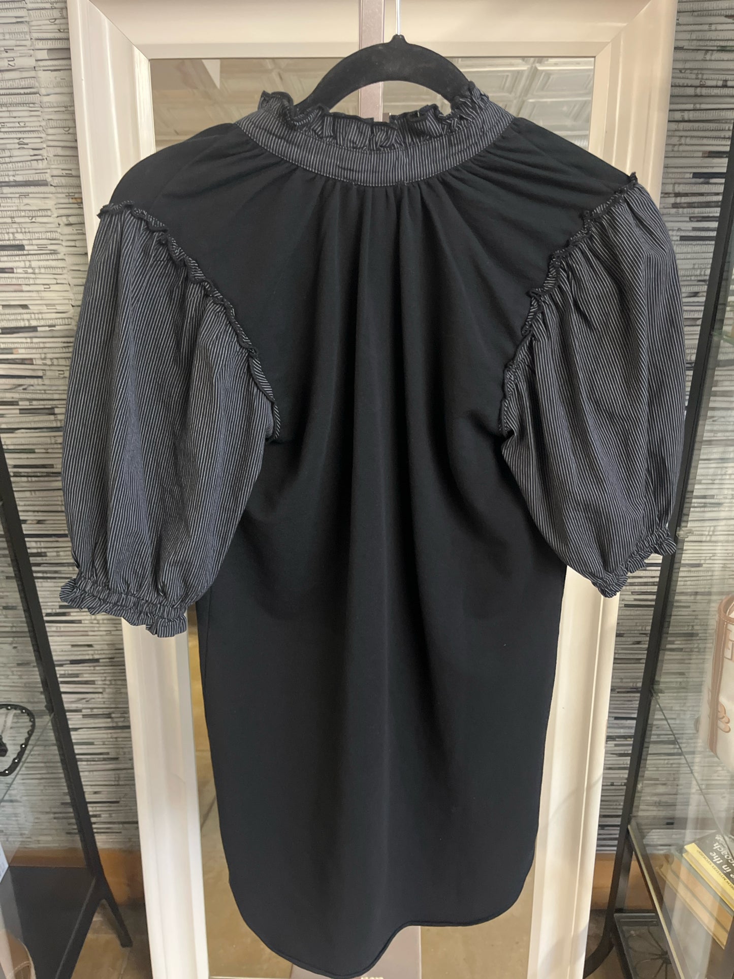 Sundays Size XS B&W shortsleeve Dress