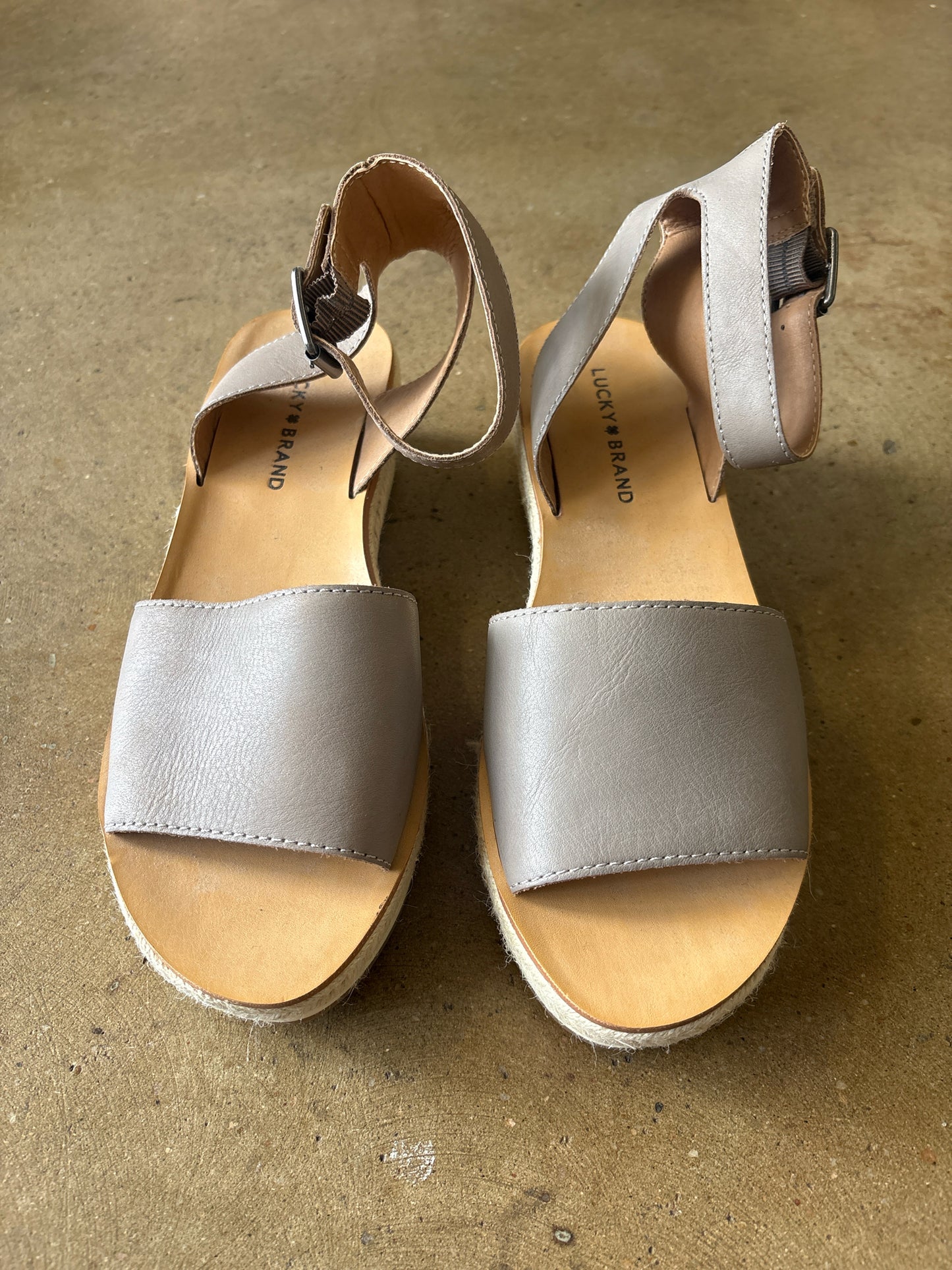 Lucky Shoe Size 10 Tan/Gray Sandals