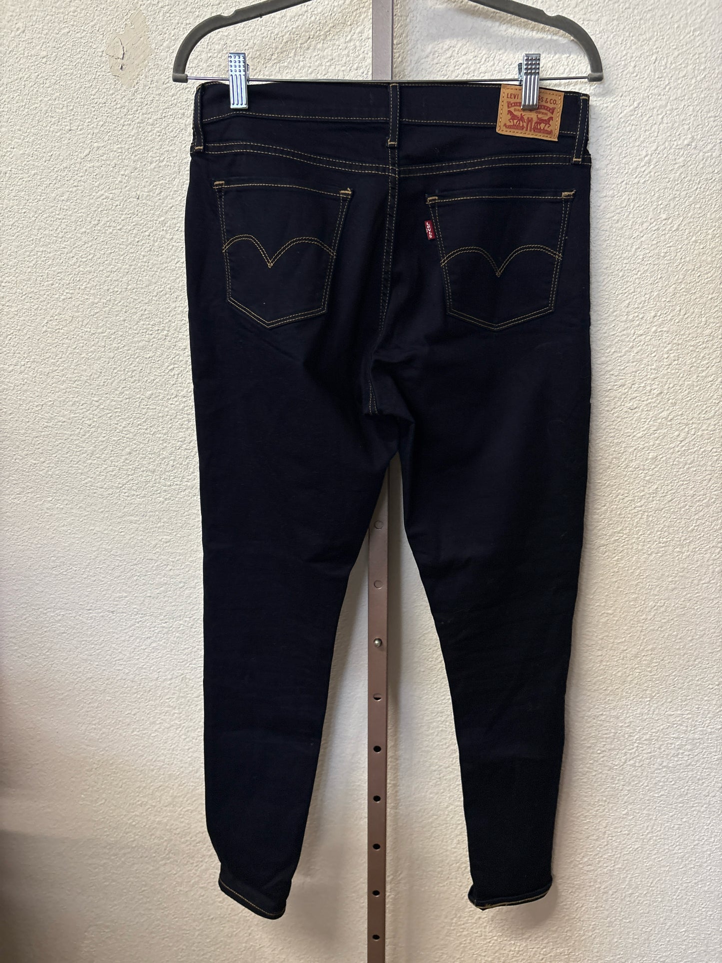 Levis Size 31 Dark Wash Jeans