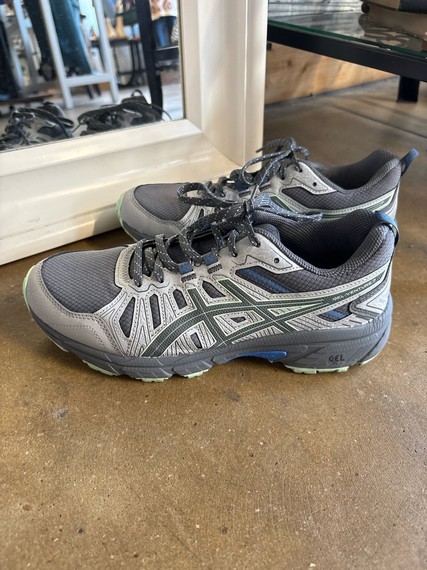 Asics Shoe Size 8.5 Sneakers