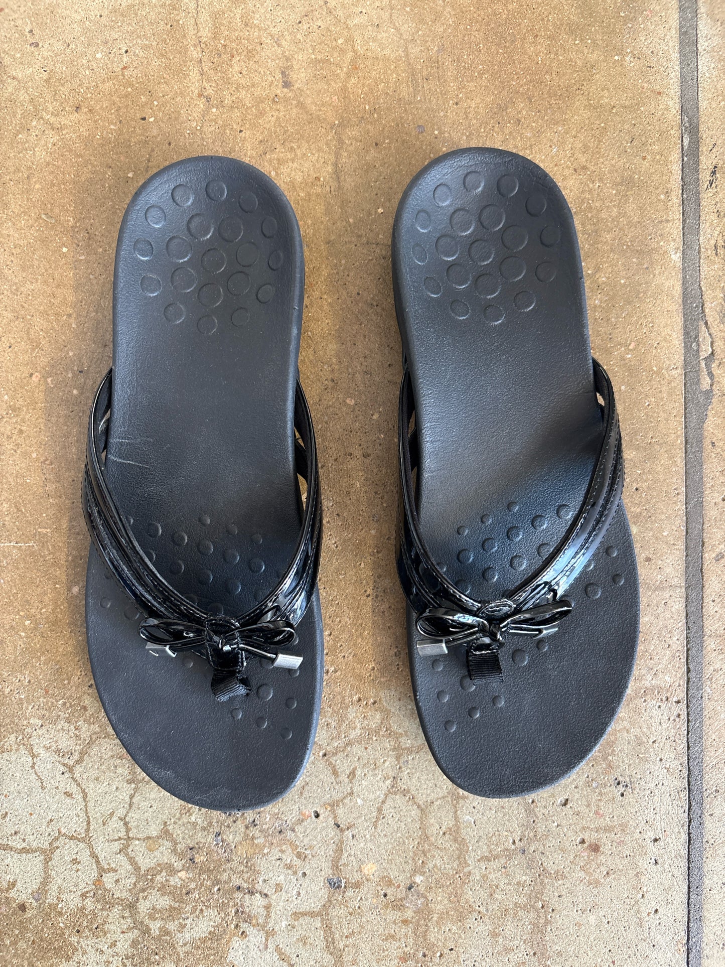 Vionic Shoe Size 8 Black Flip Flops