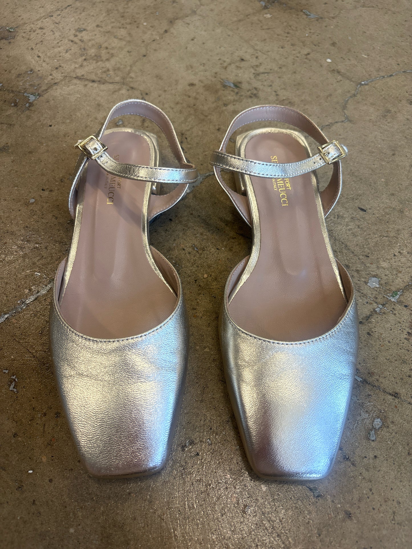 Sesto Meucci Shoe Size 8 Gold Flats
