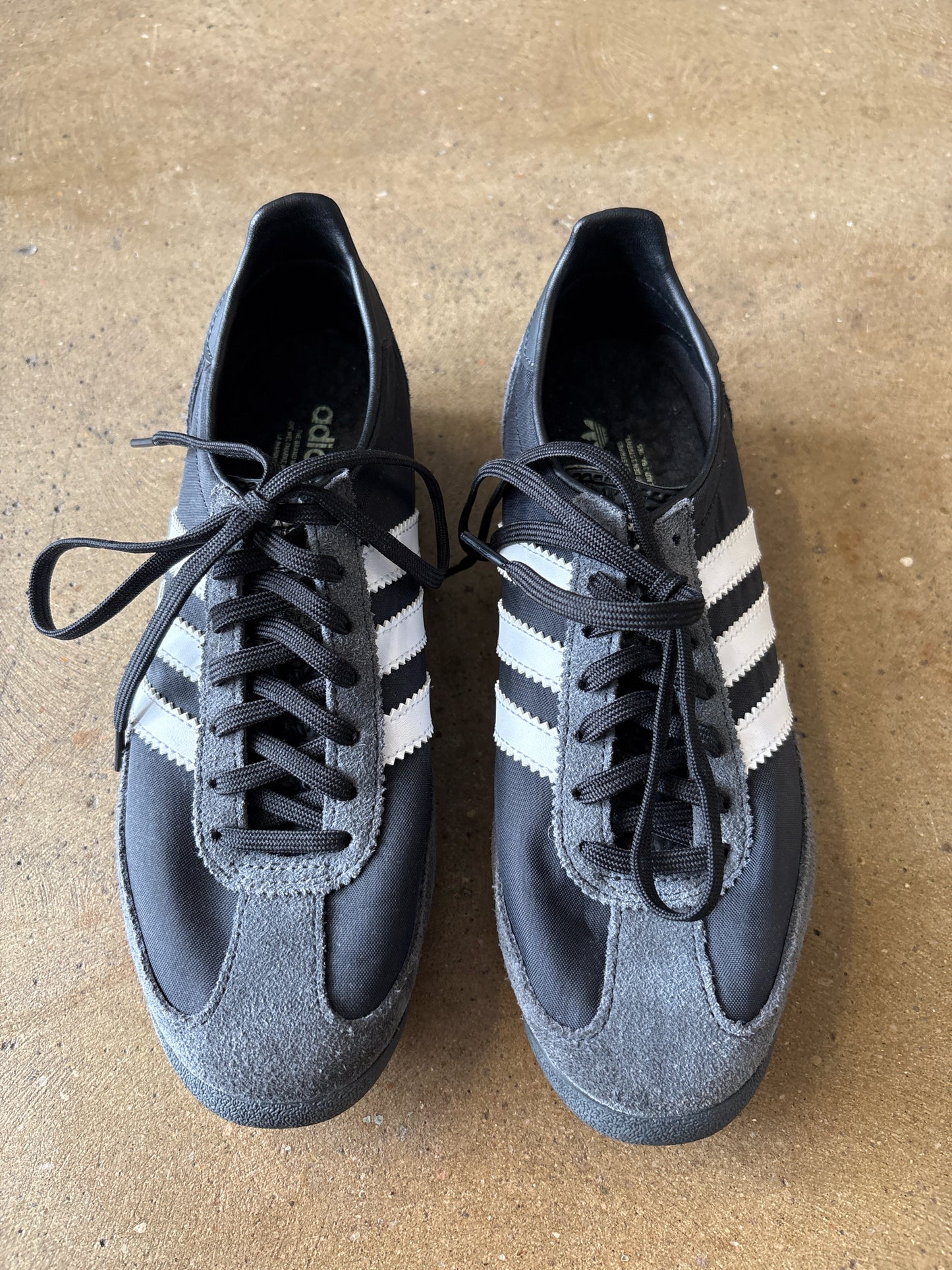 Adidas Shoe Size 6 Black Sneakers