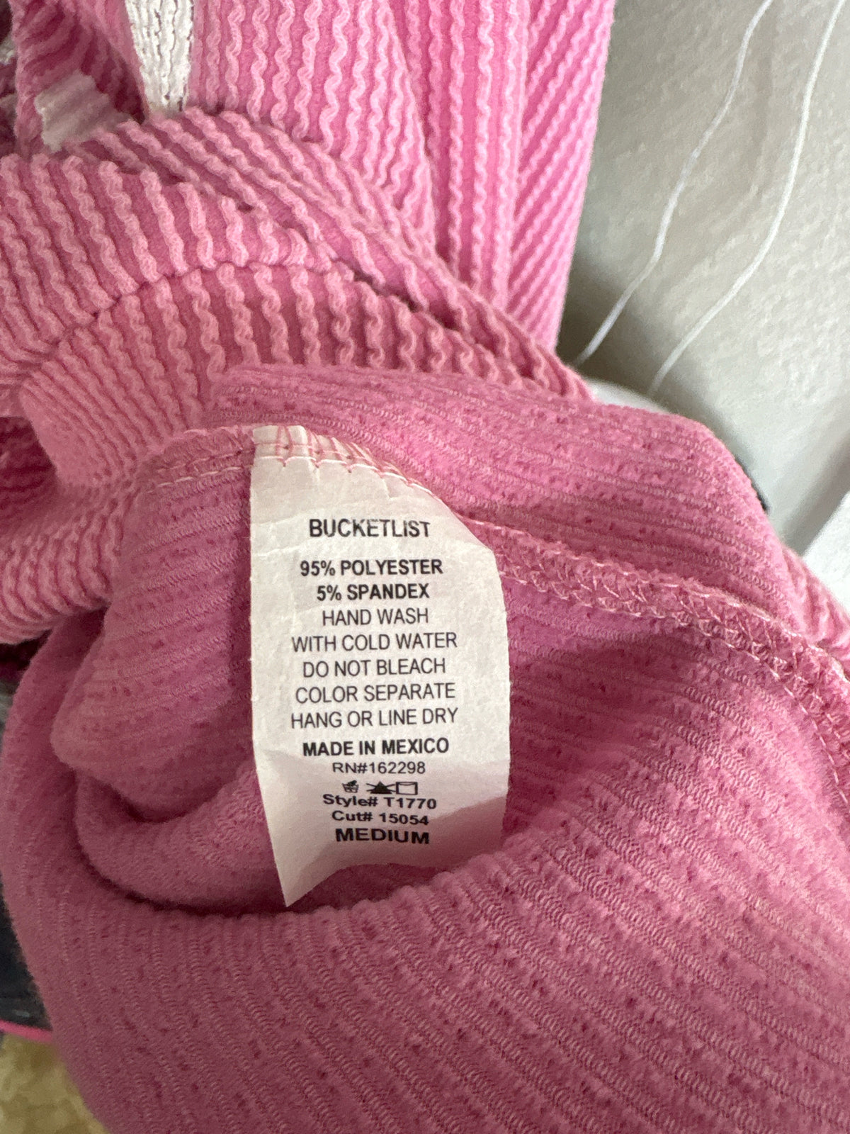bucketlist Size M pink and white Sweater