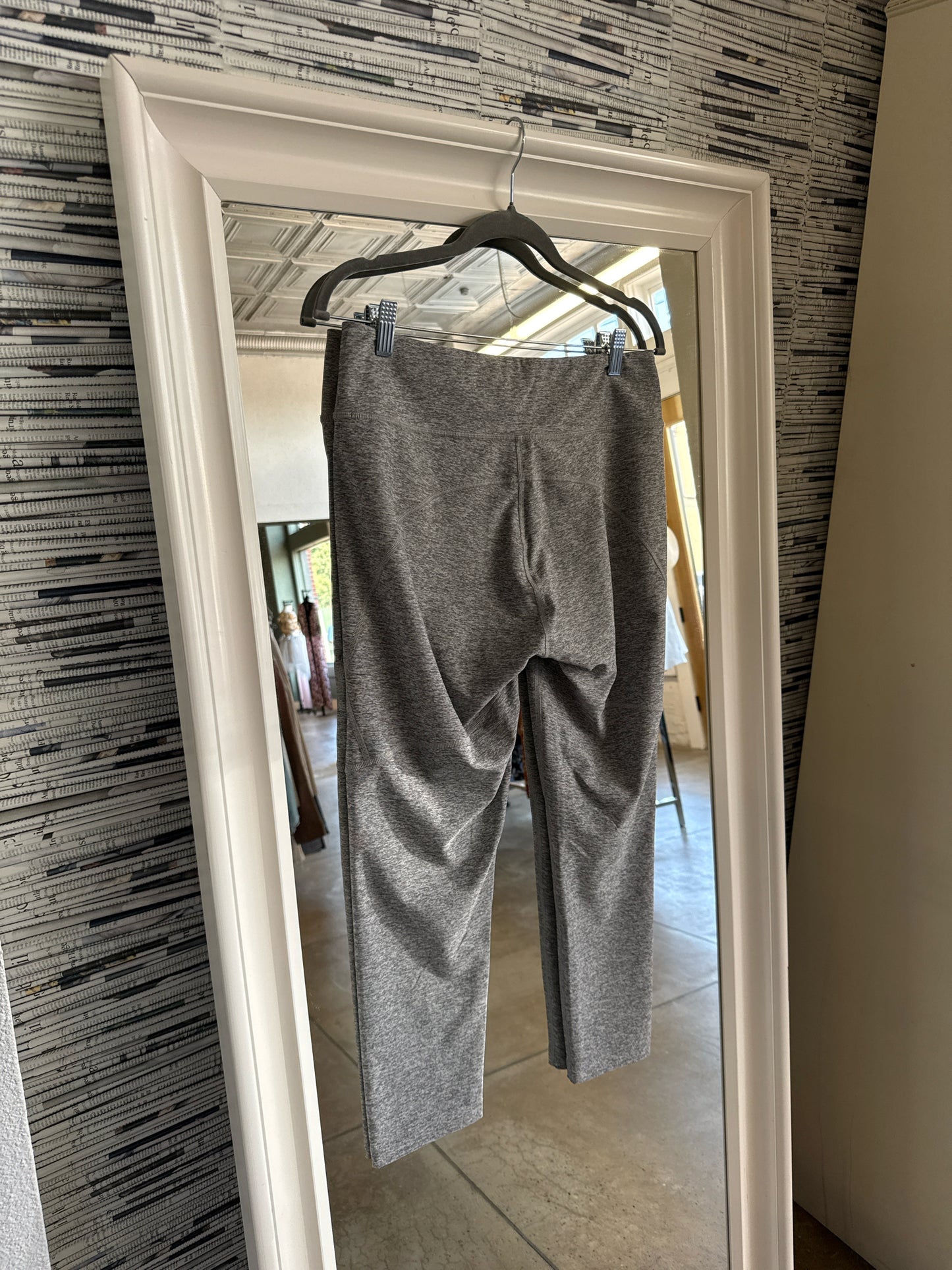 outdoor voices Size XL gray/black Legging