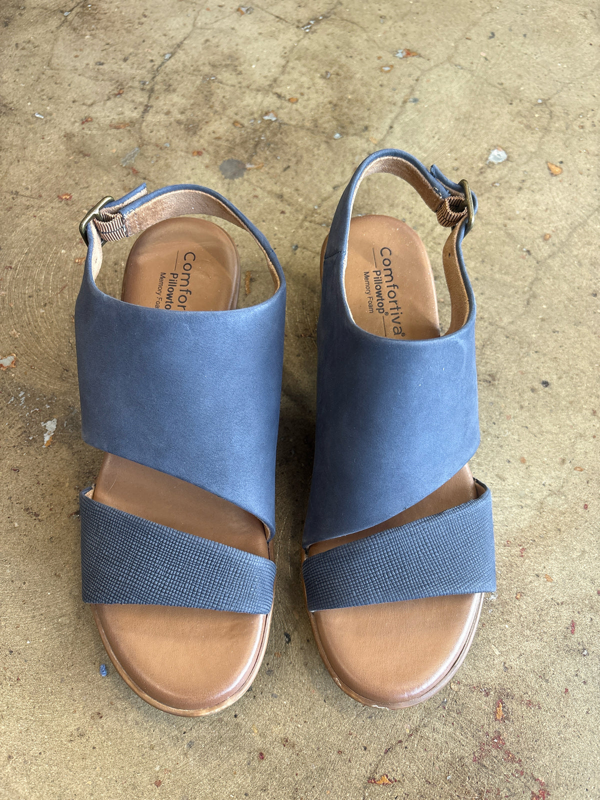 comfortiva Shoe Size 8 Sandals