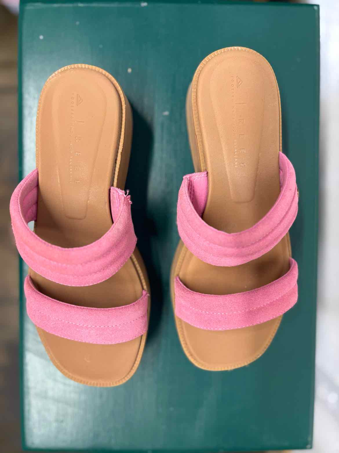 Reef Shoe Size 9 Tan/Pink Sandals