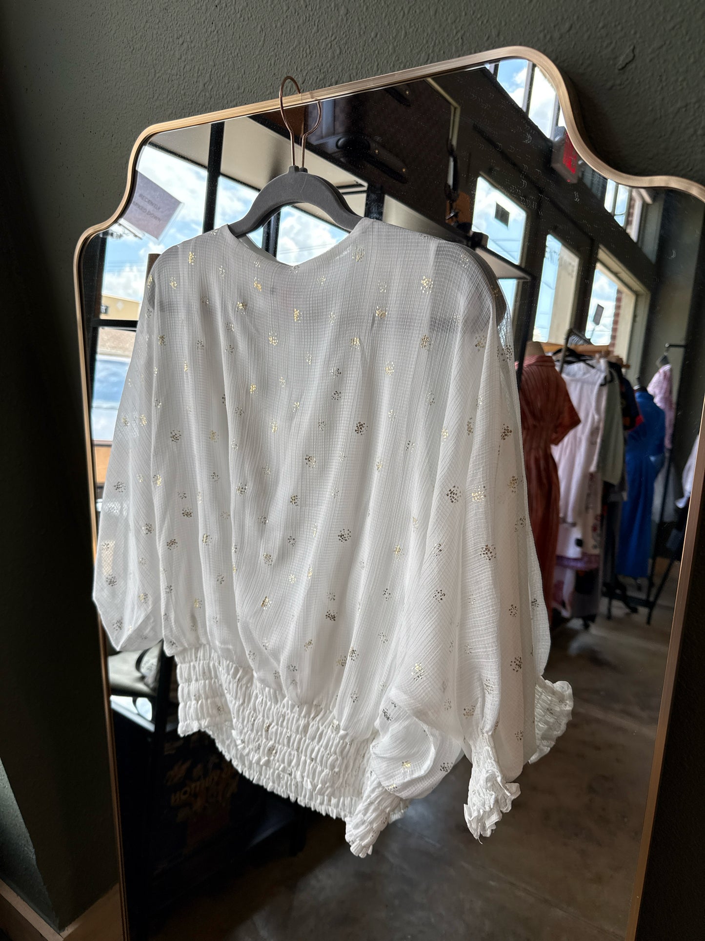 Vince Camuto Size M White Top