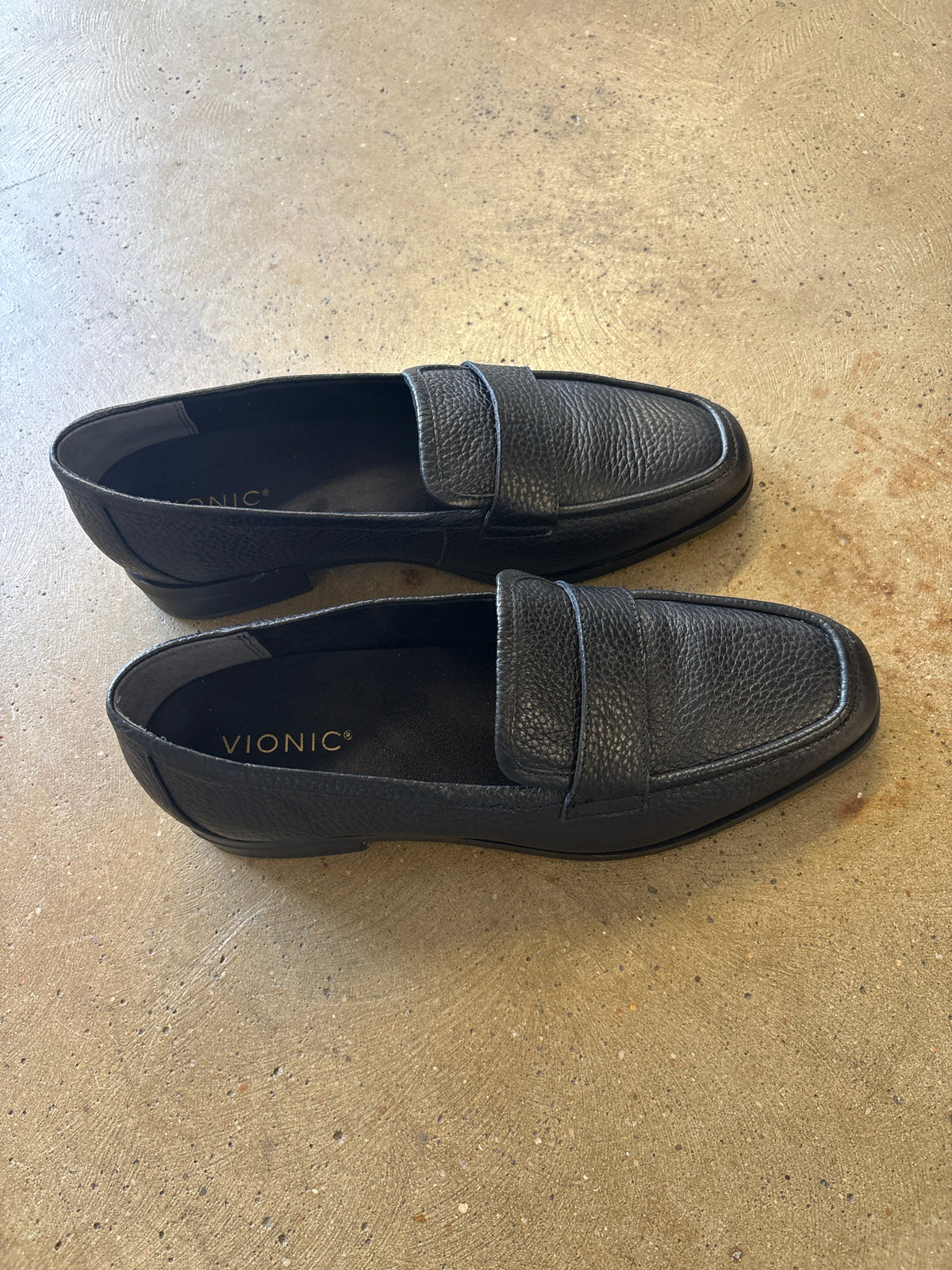 Vionic Shoe Size 10 Black Loafers