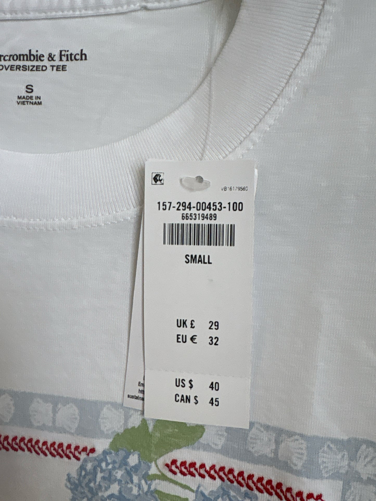 Abercrombie & Fitch Size S white + multi Tee