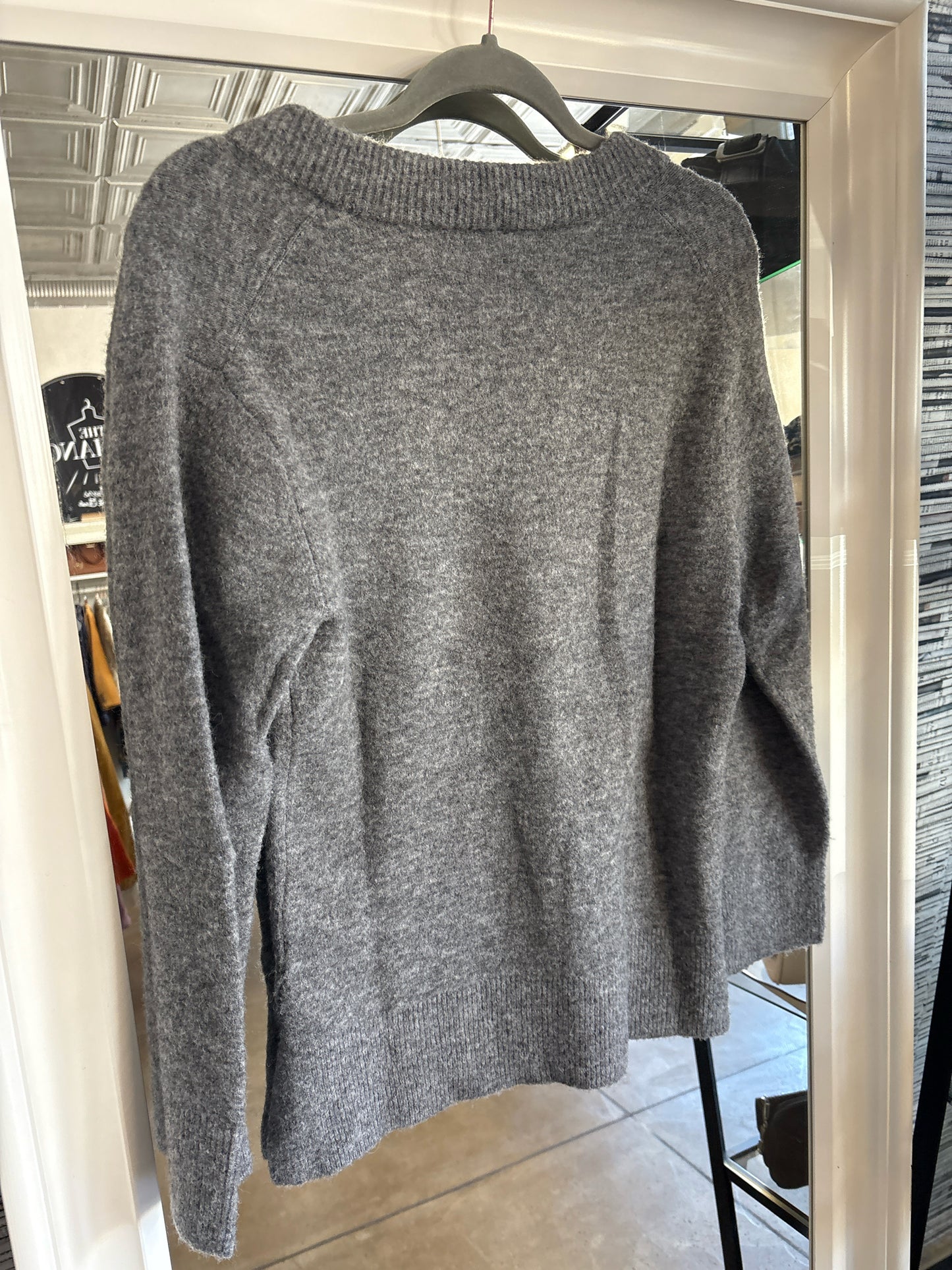Vince Size XS Gray V-neck Sweater
