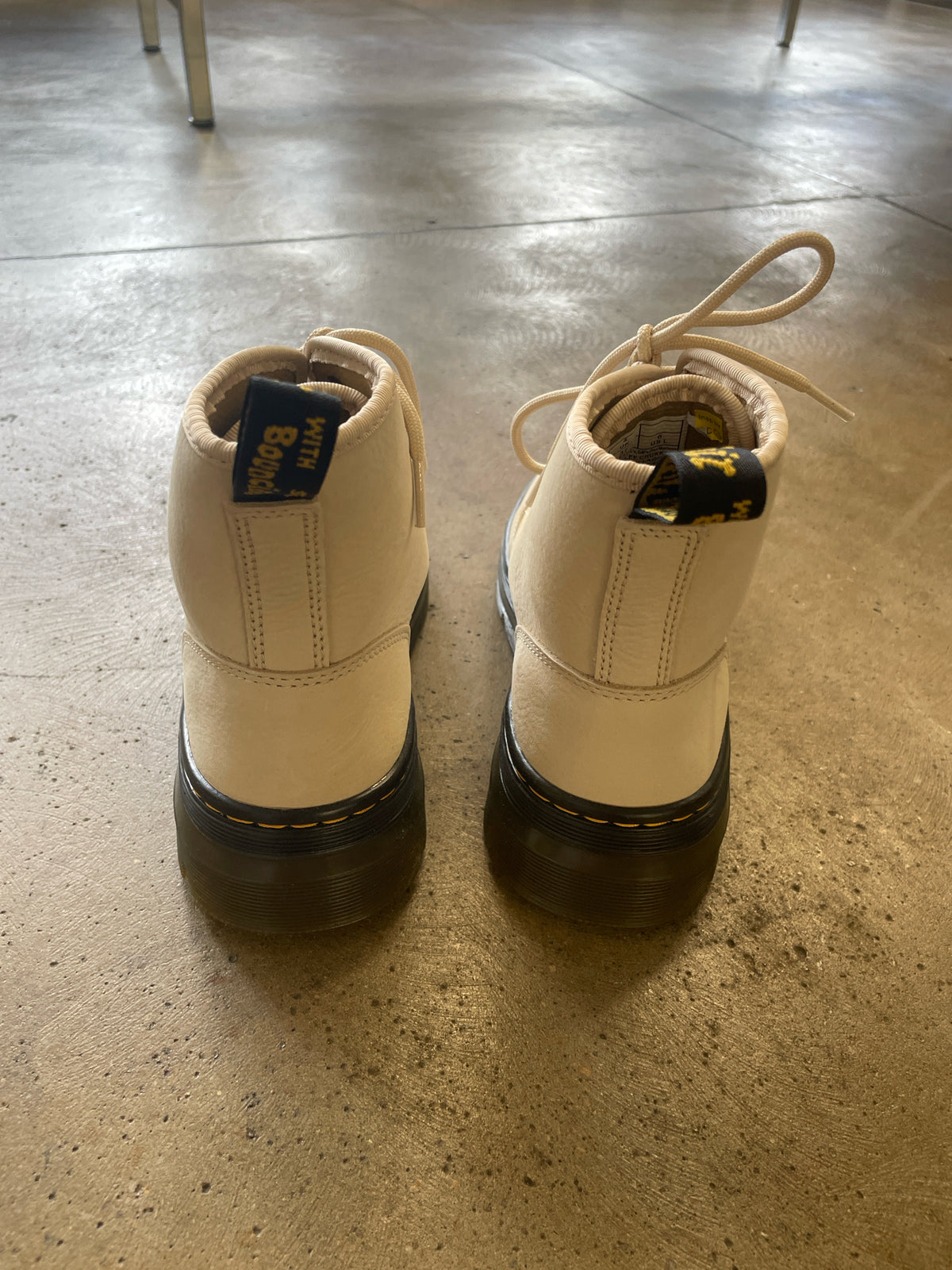 Doc Marten Shoe Size 6 off white Boots