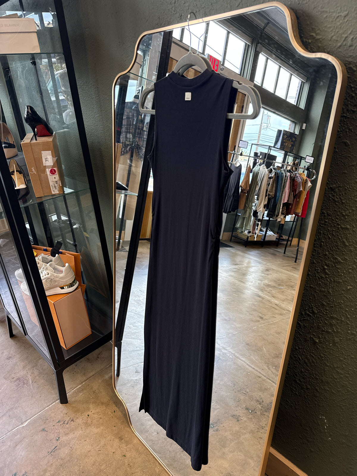 Vuori Black Dress