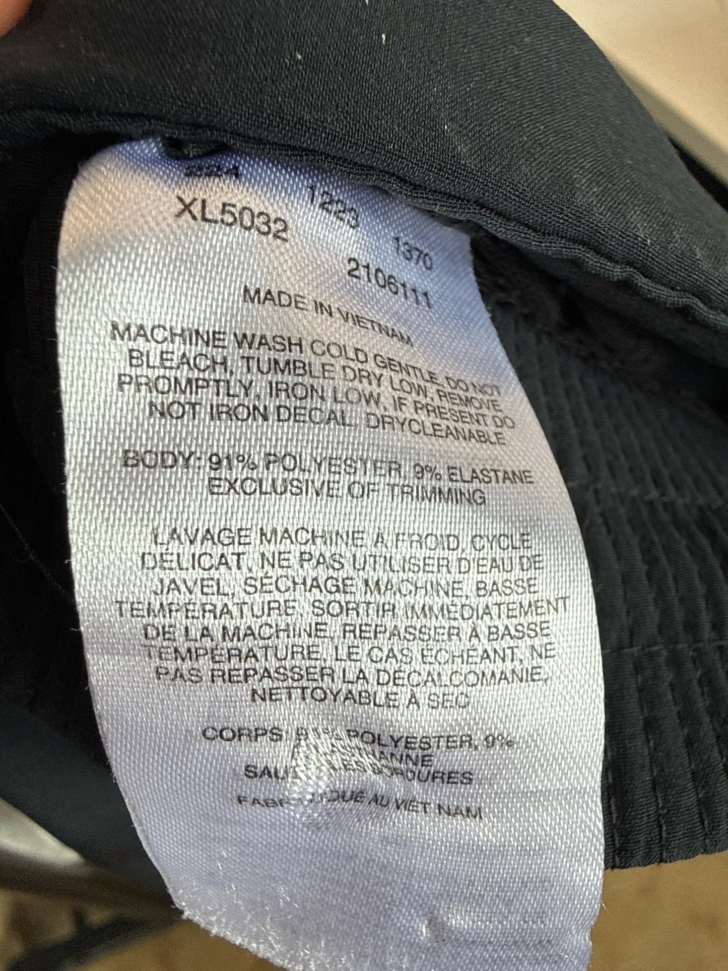 Columbia Size L Black Shorts