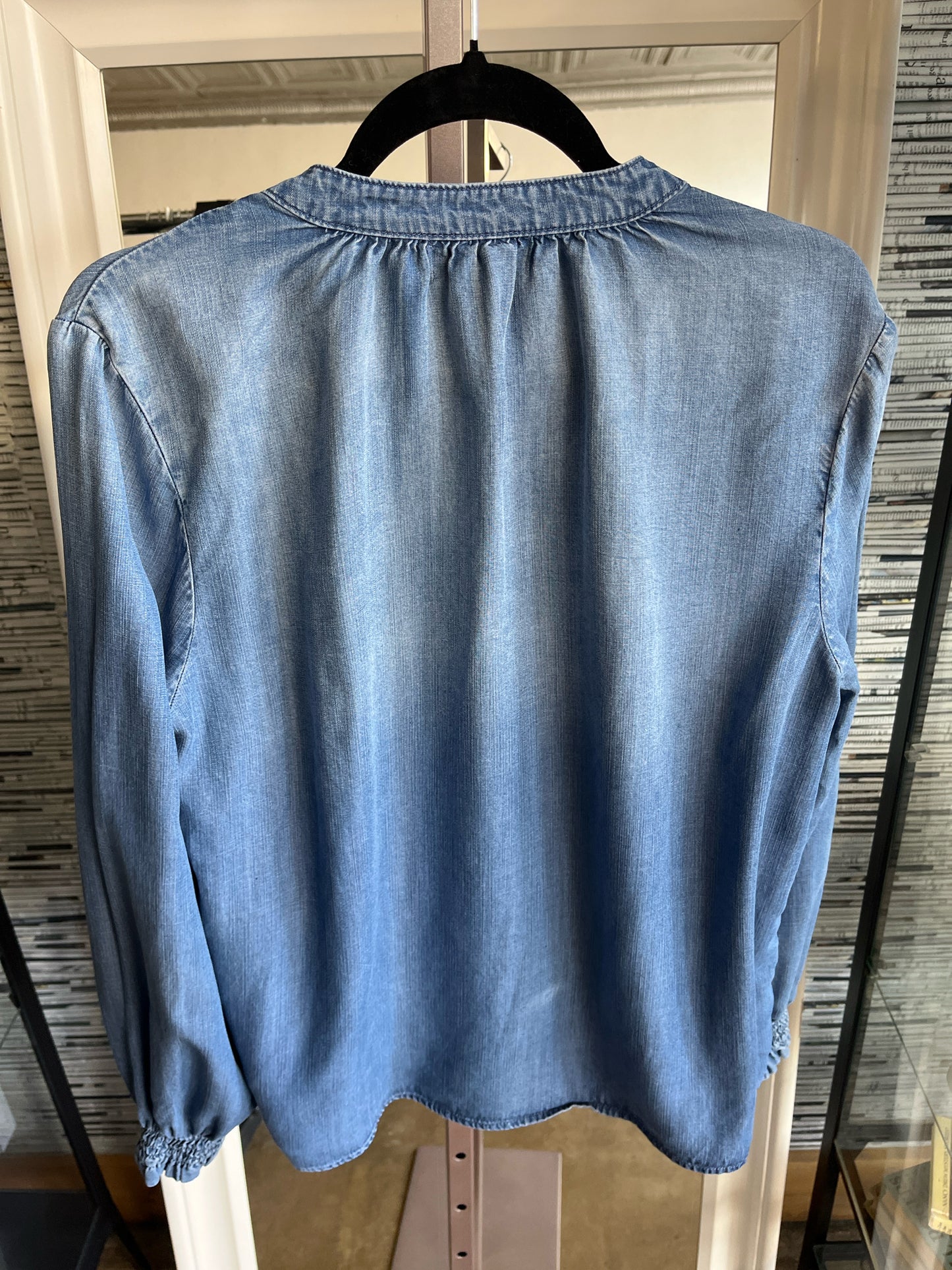 Cloth & Stone Size XL Denim Top