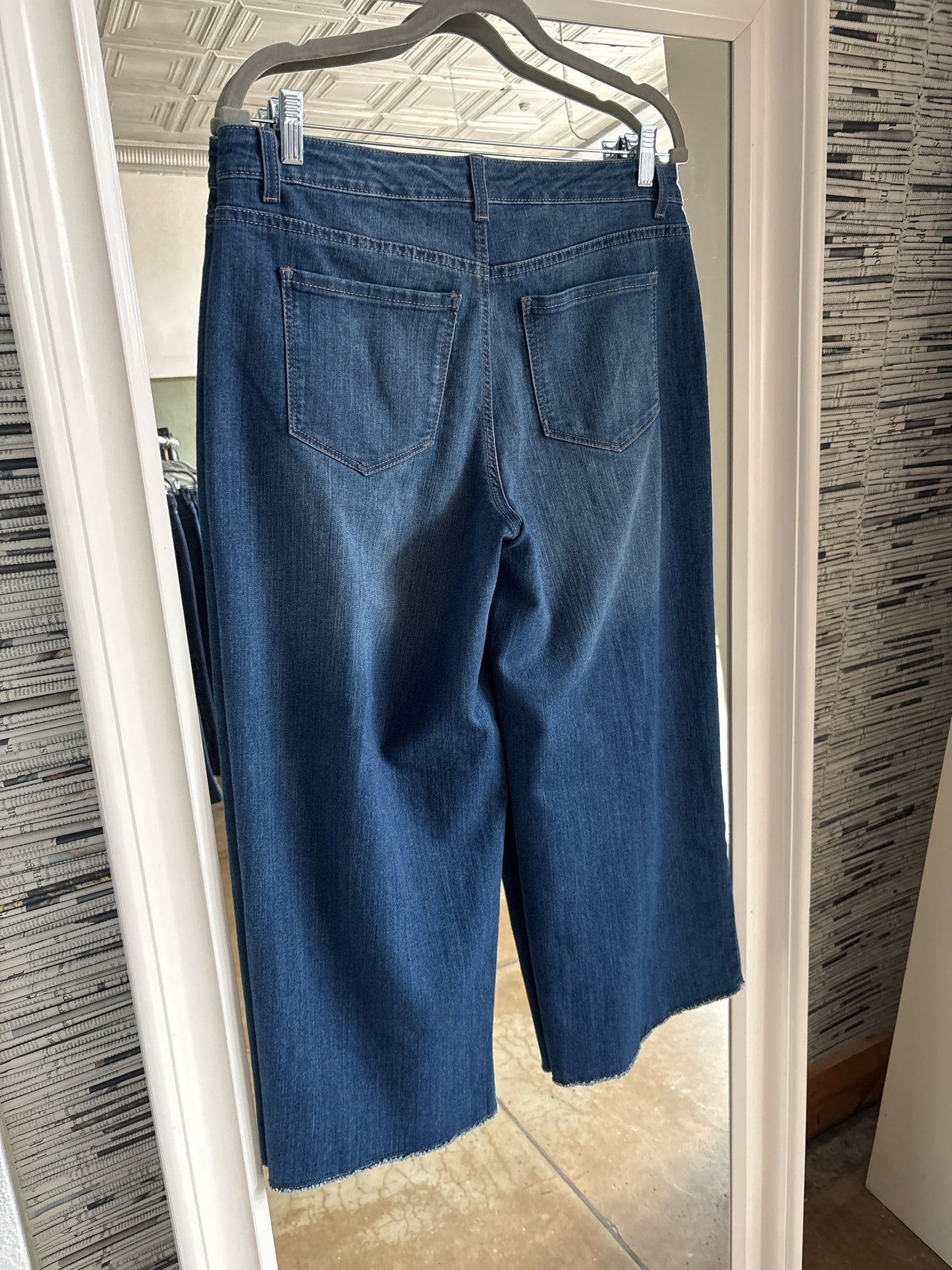 Style & Co Size 8 Denim Capris