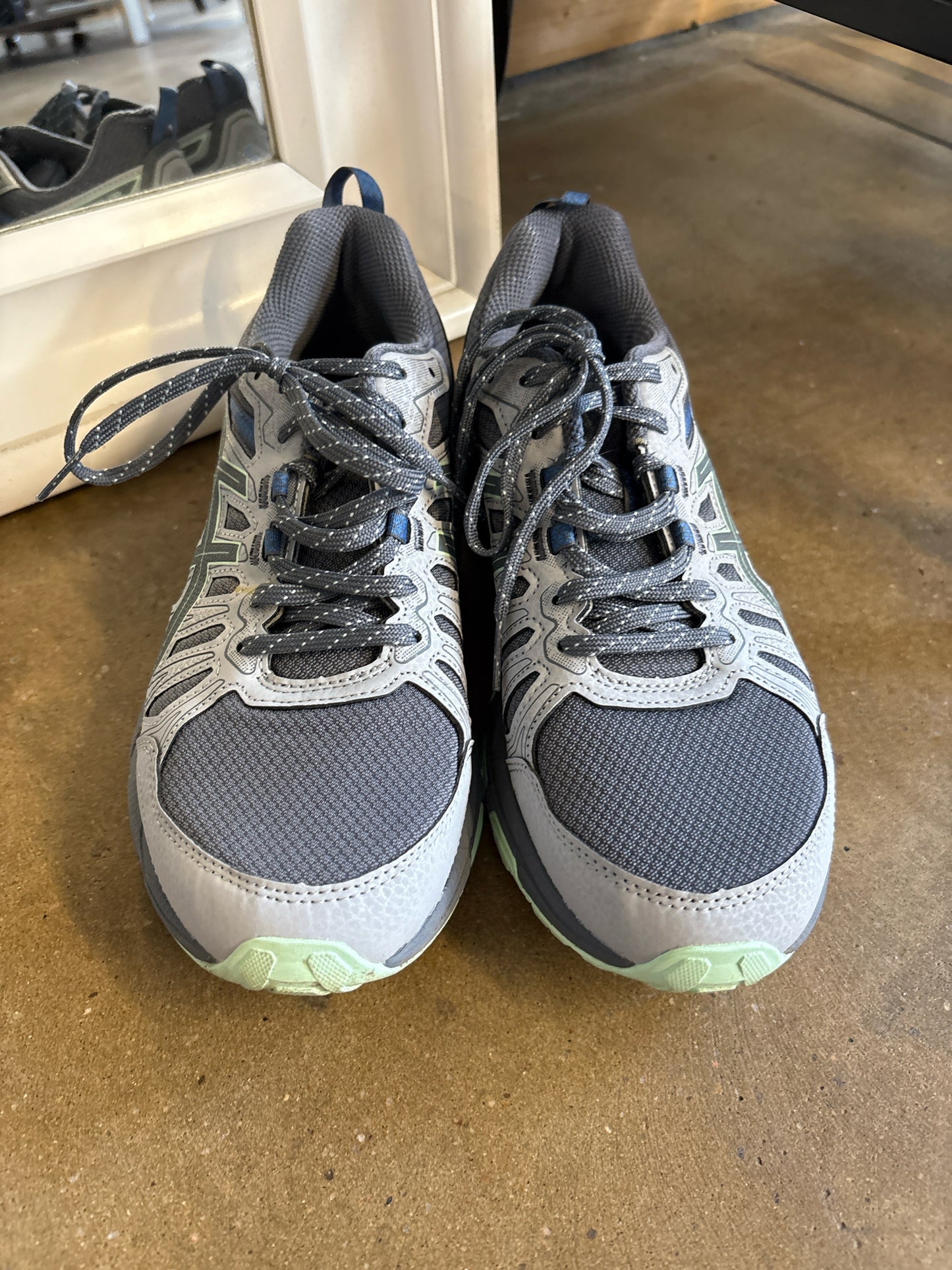 Asics Shoe Size 8.5 Sneakers
