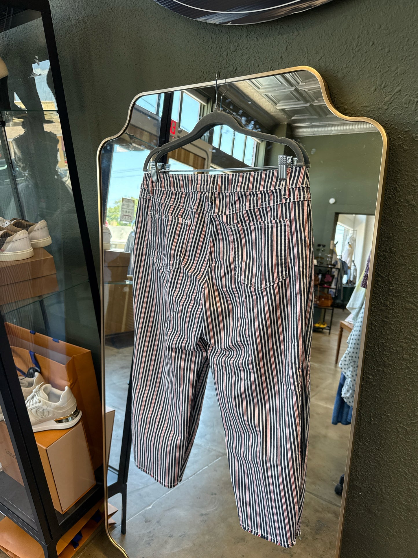 Est. 1946 Size 14 Black/Red Pants