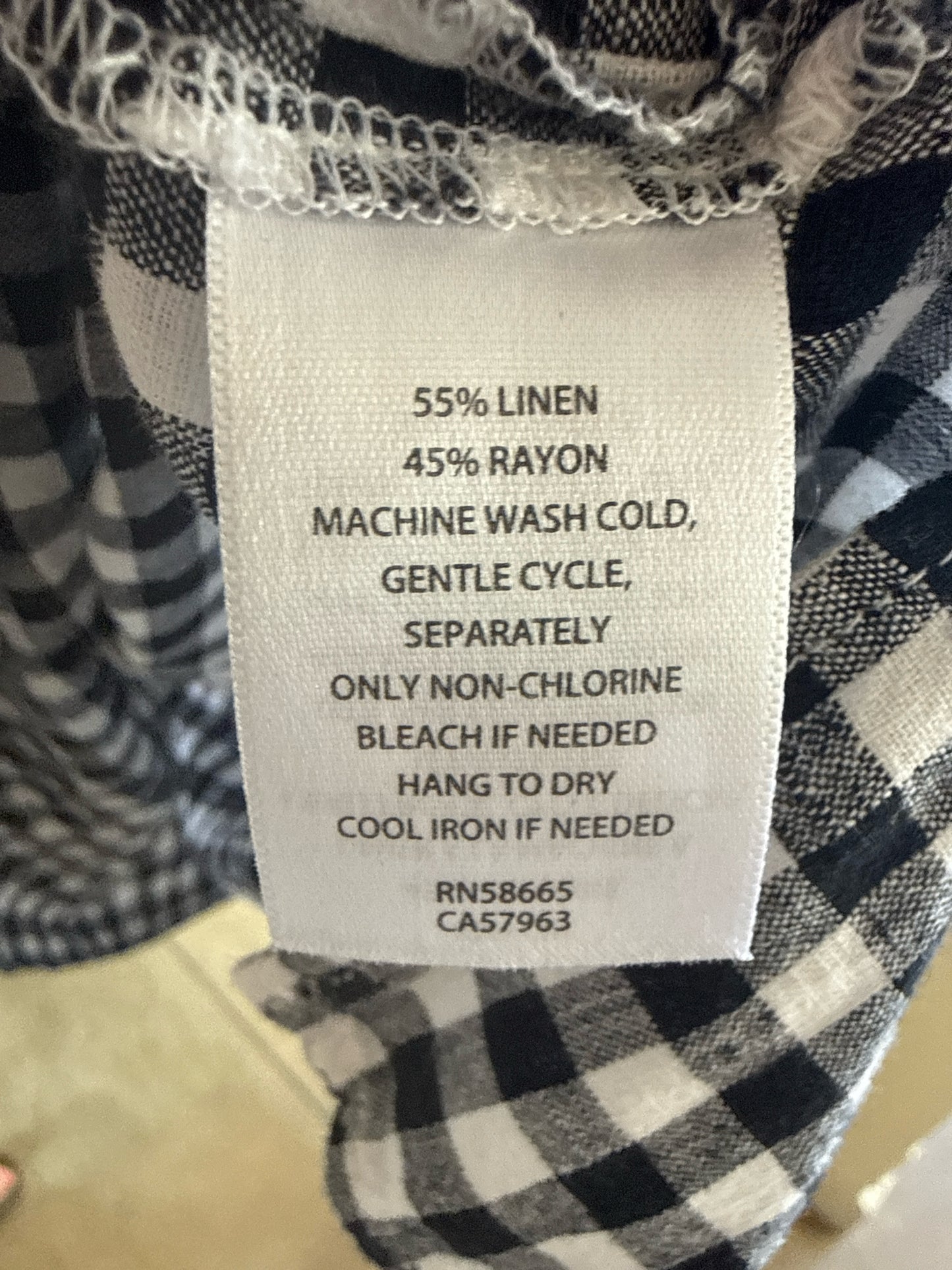 Caslon Size XL Black/White Top